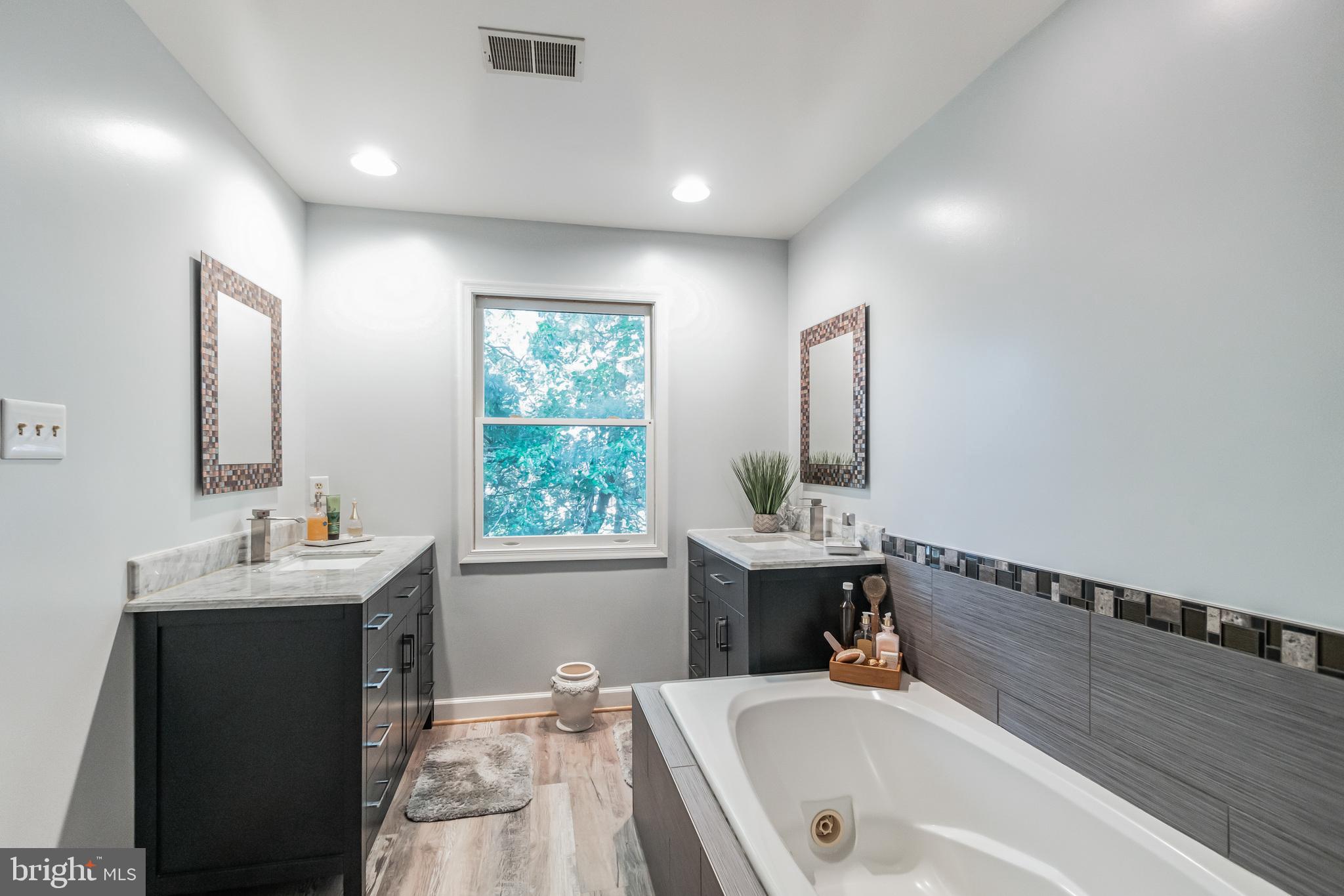 QUINCE ORCHARD KNOLLS - Residential