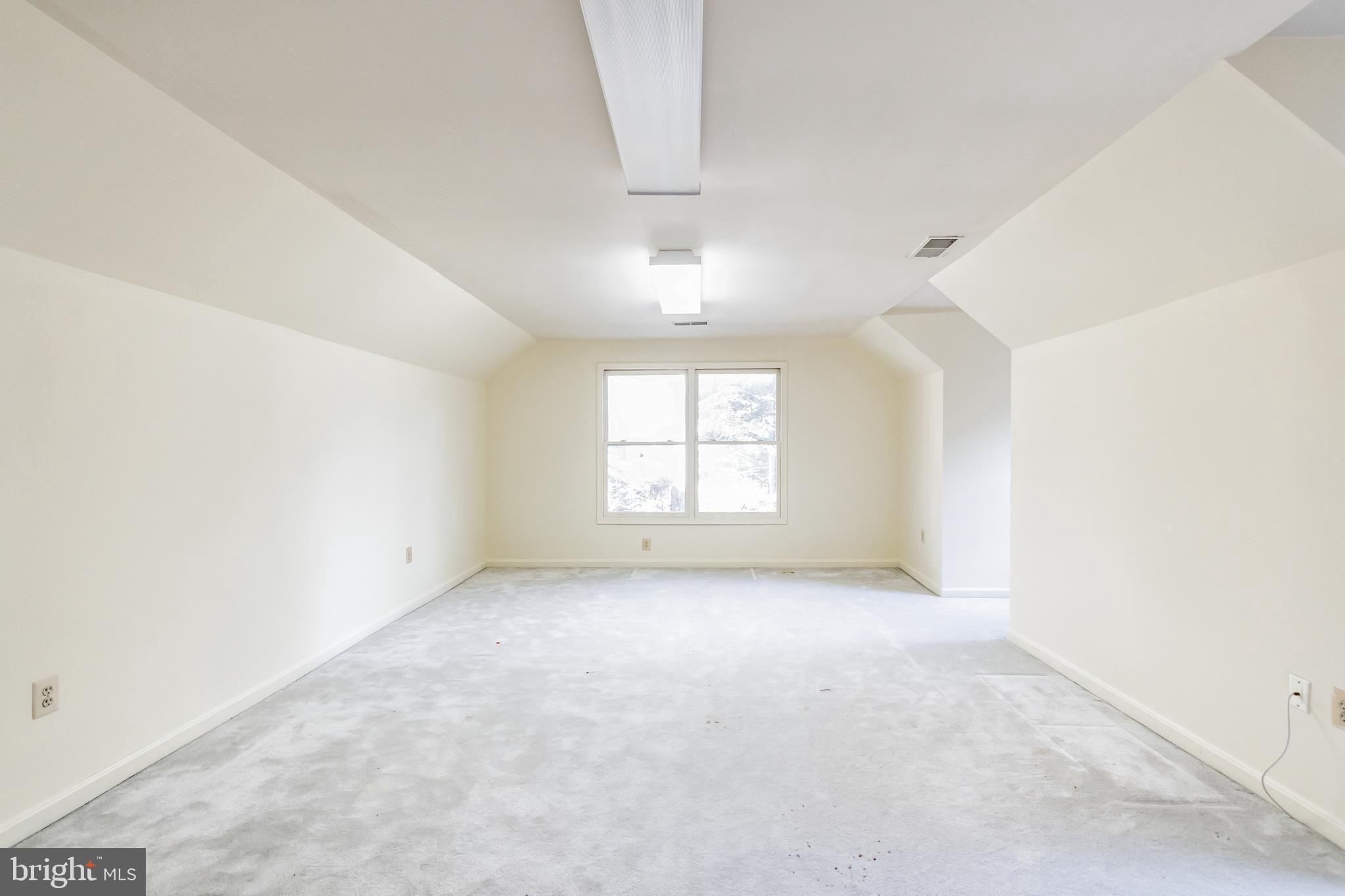 QUINCE ORCHARD KNOLLS - Residential