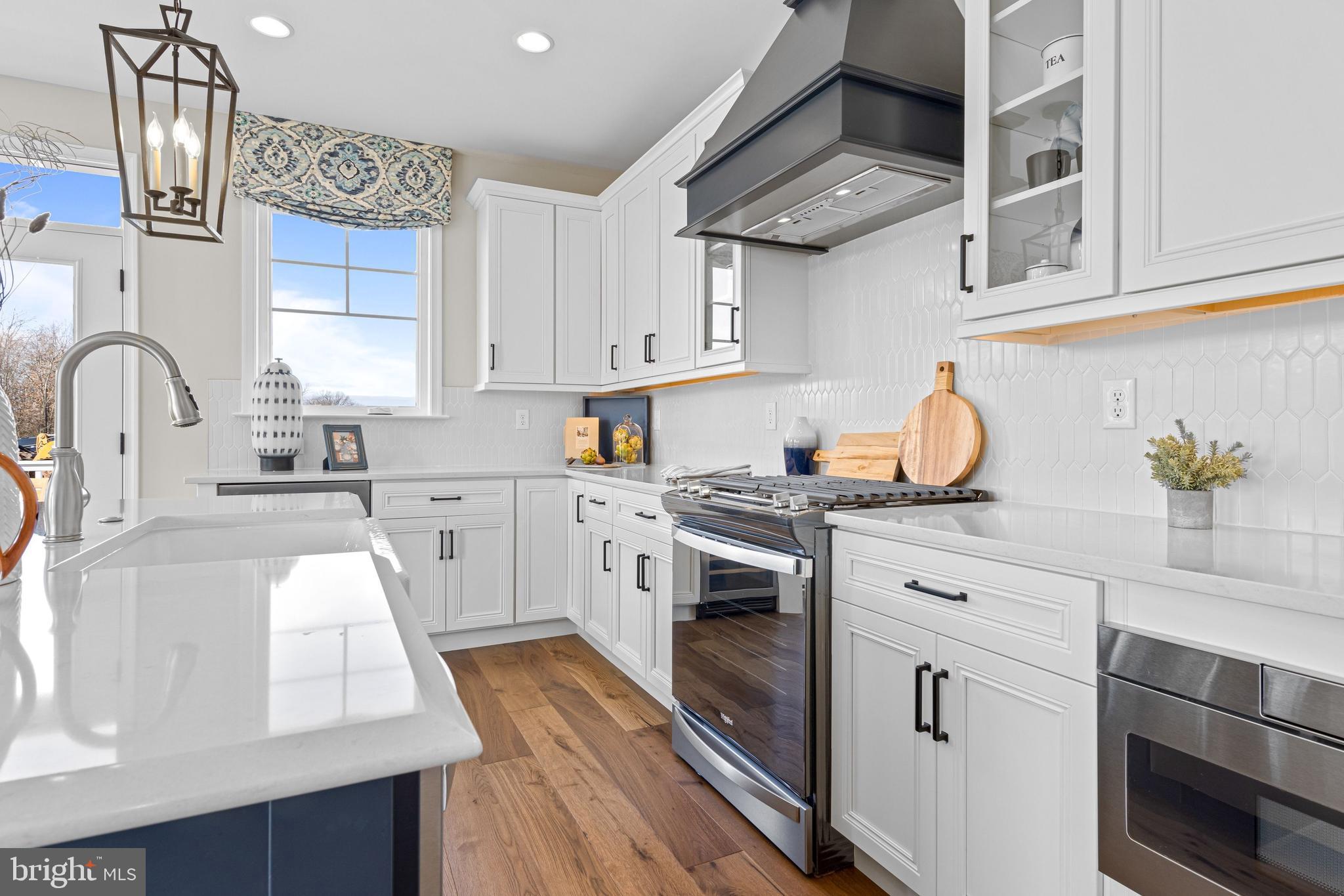 HIGHPOINTE AT SALFORD - Residential