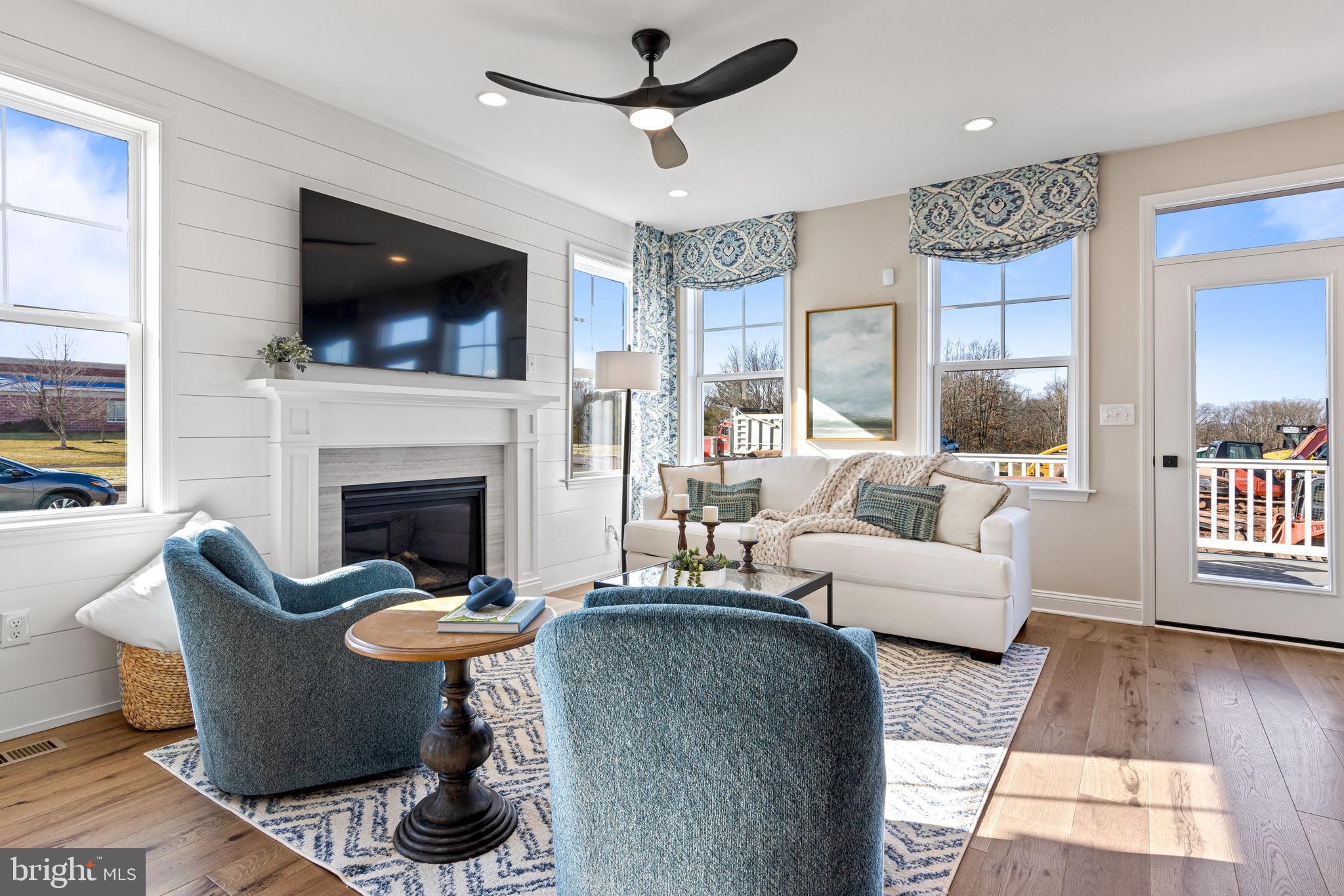 HIGHPOINTE AT SALFORD - Residential