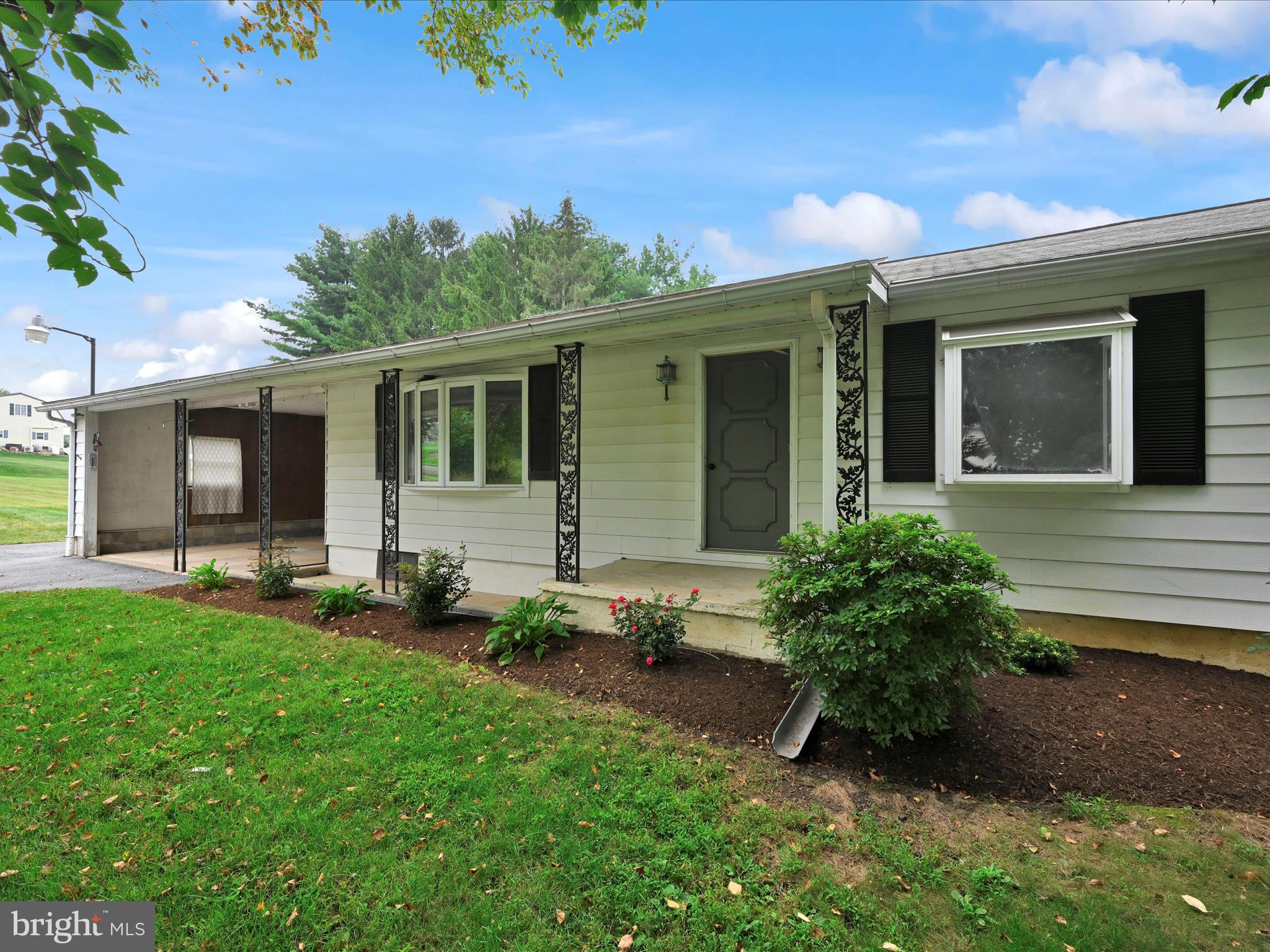 15 NEW BUNKER HILL ROAD