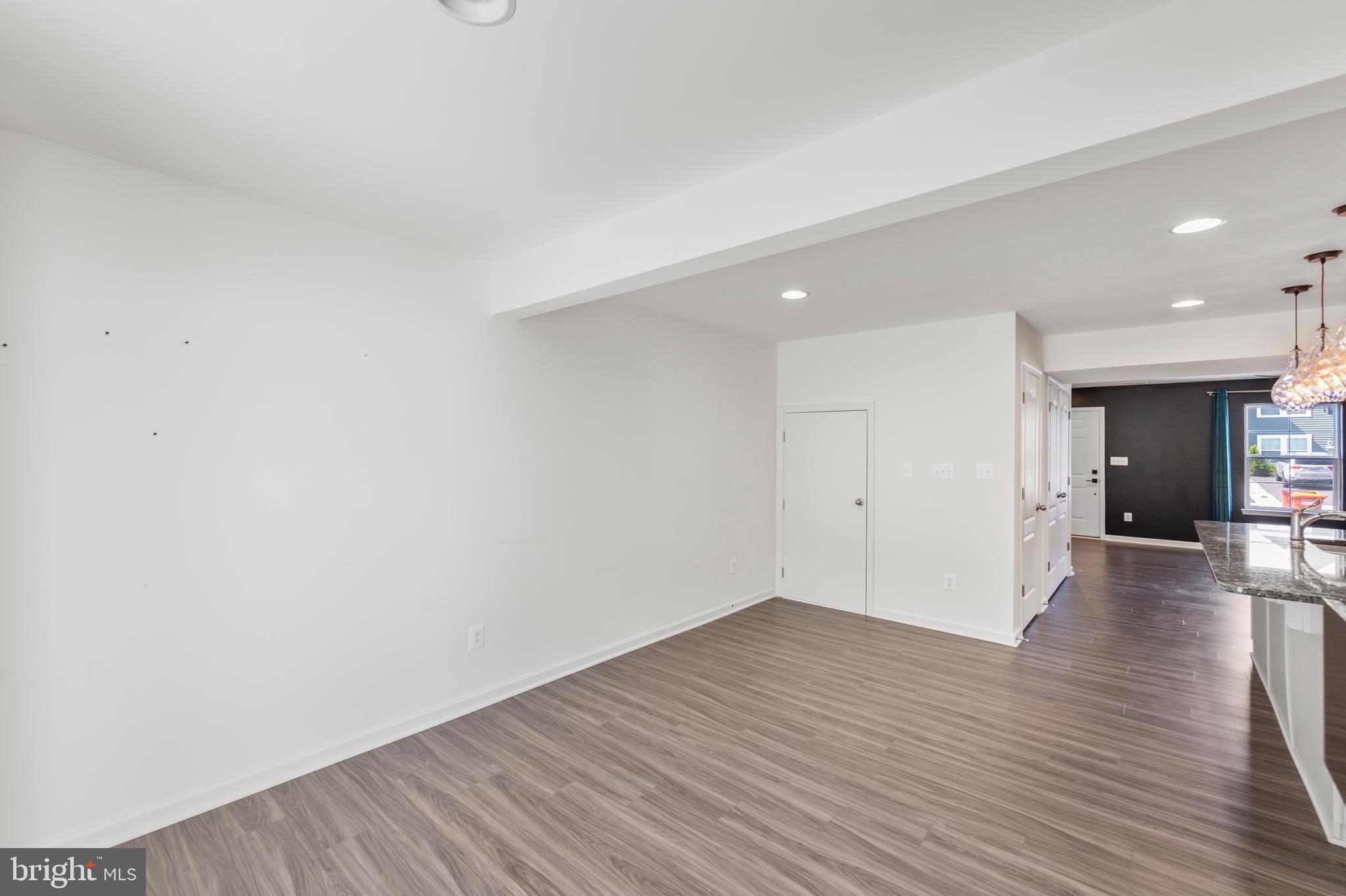 WHISPERING PINES - Residential