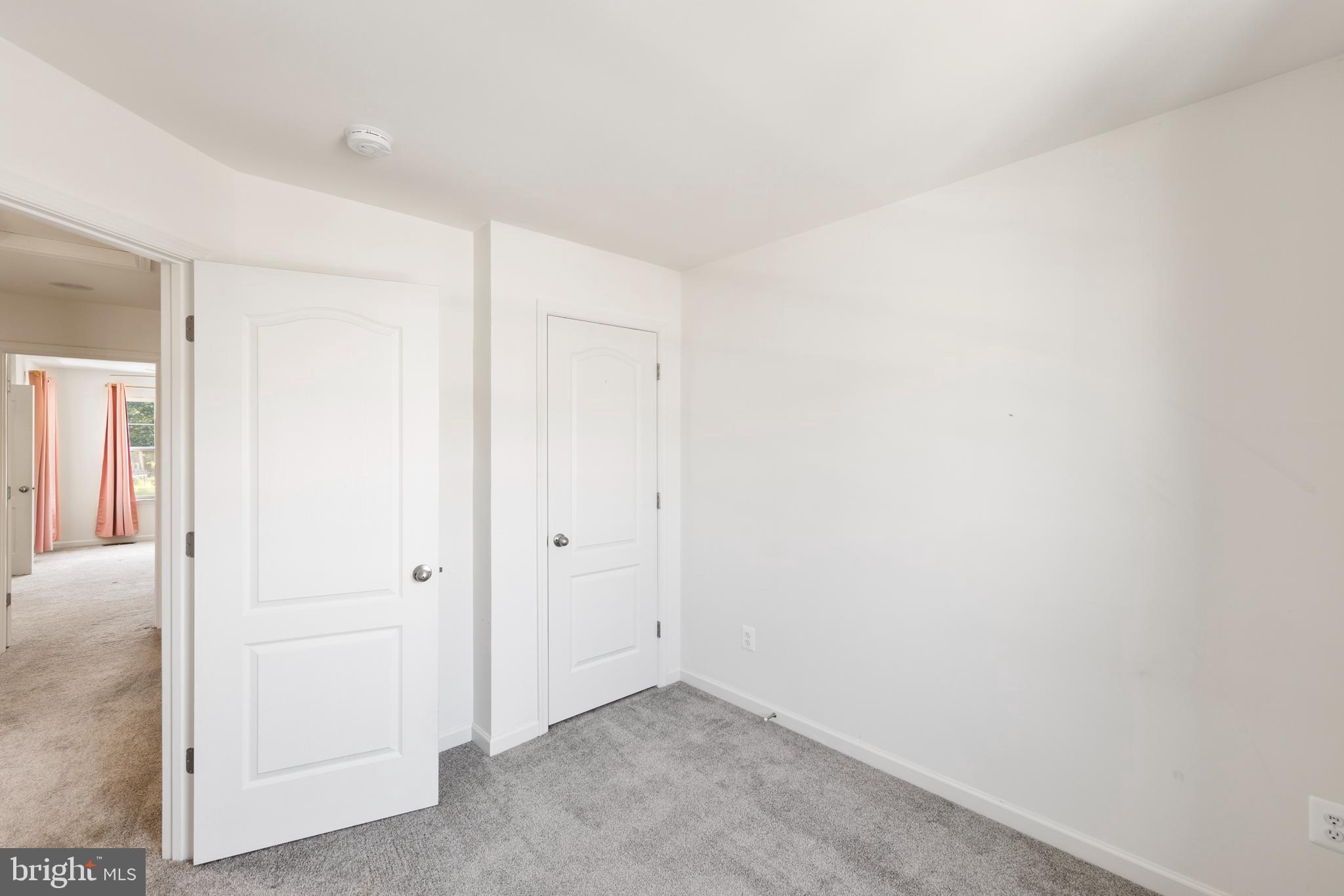 WHISPERING PINES - Residential