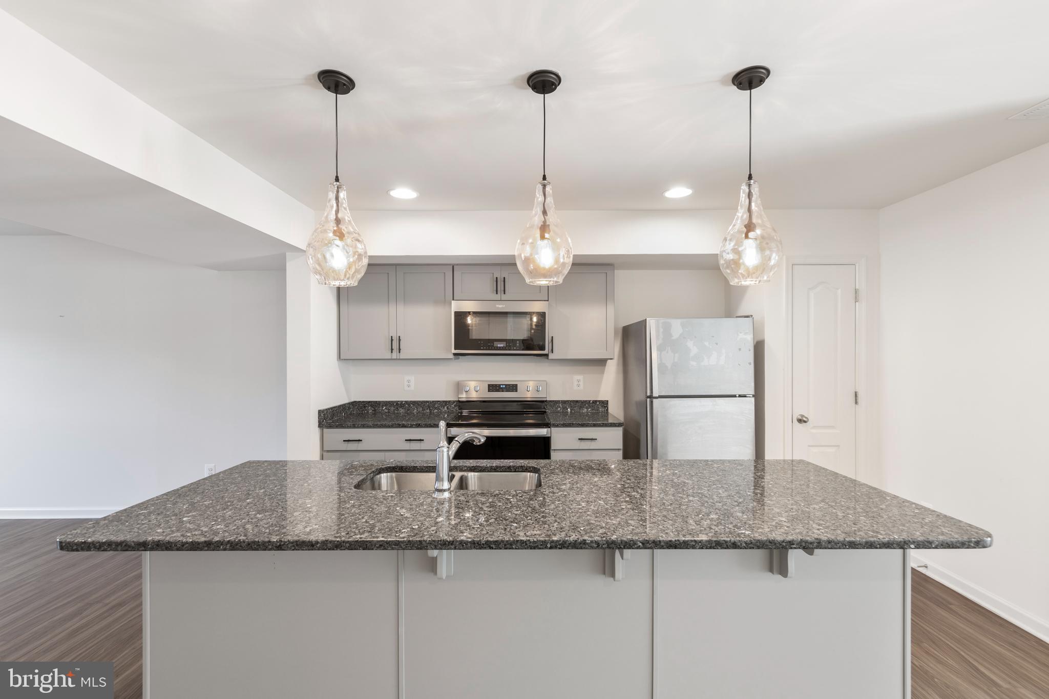 WHISPERING PINES - Residential