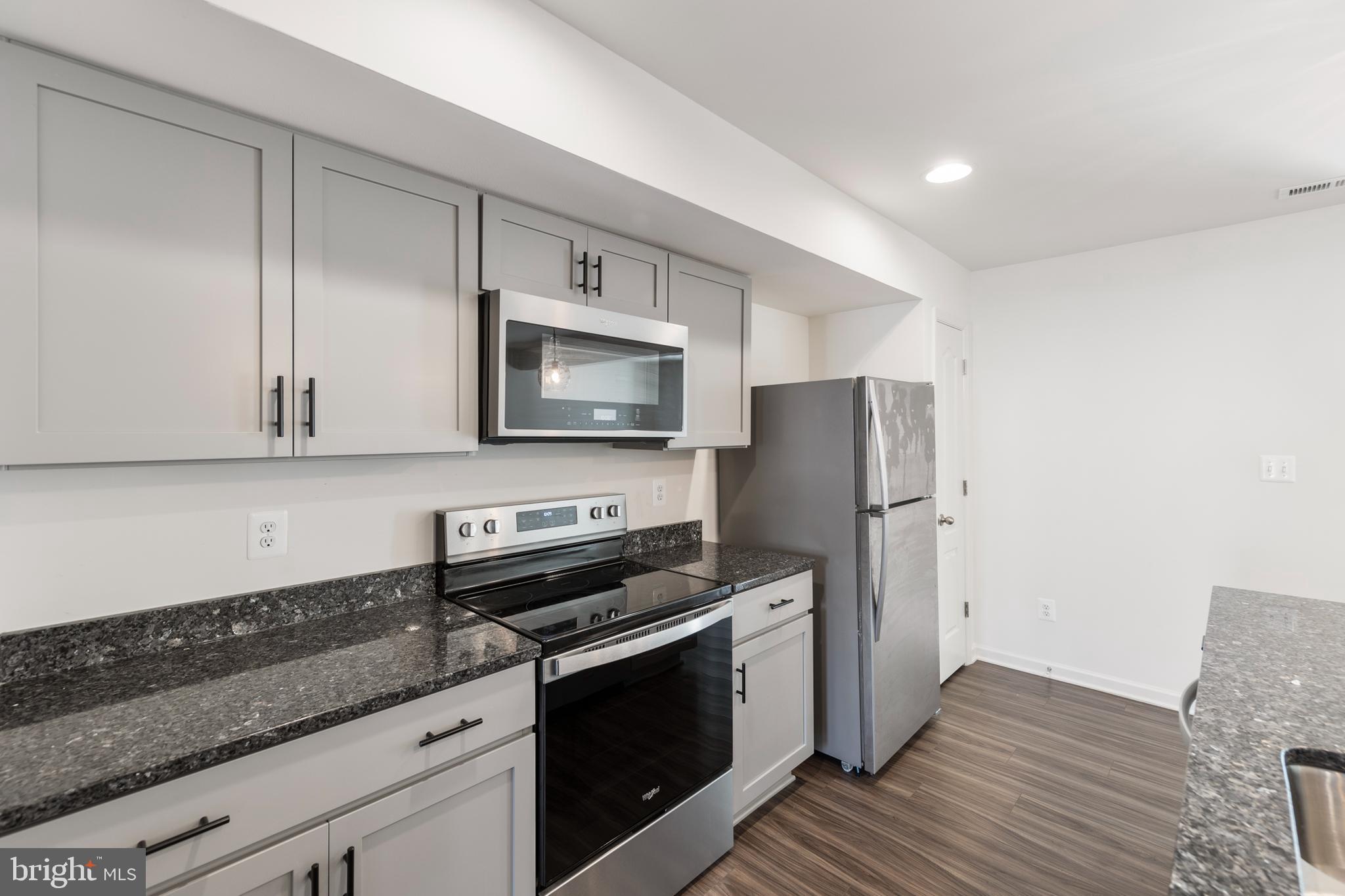 WHISPERING PINES - Residential