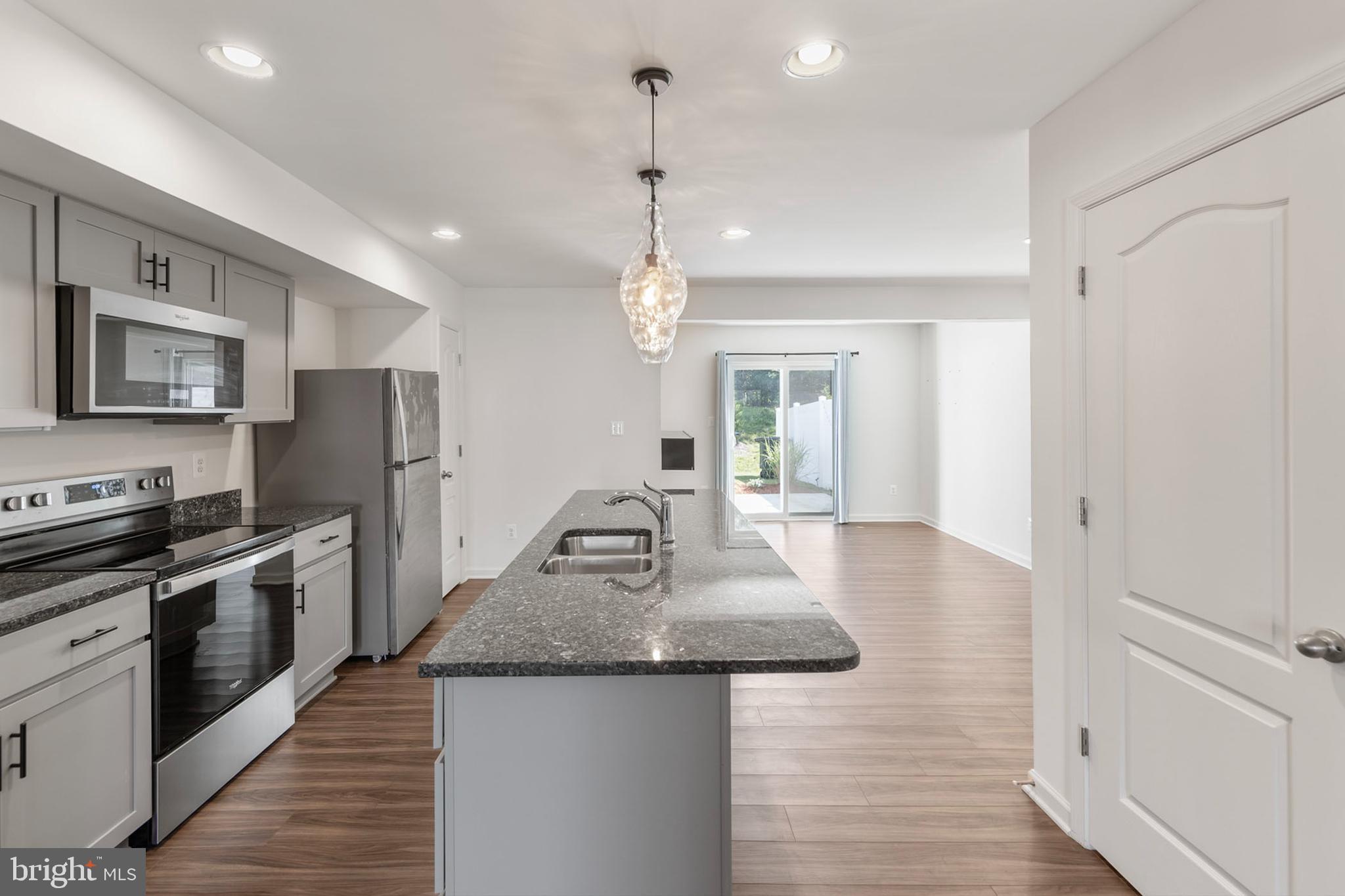 WHISPERING PINES - Residential