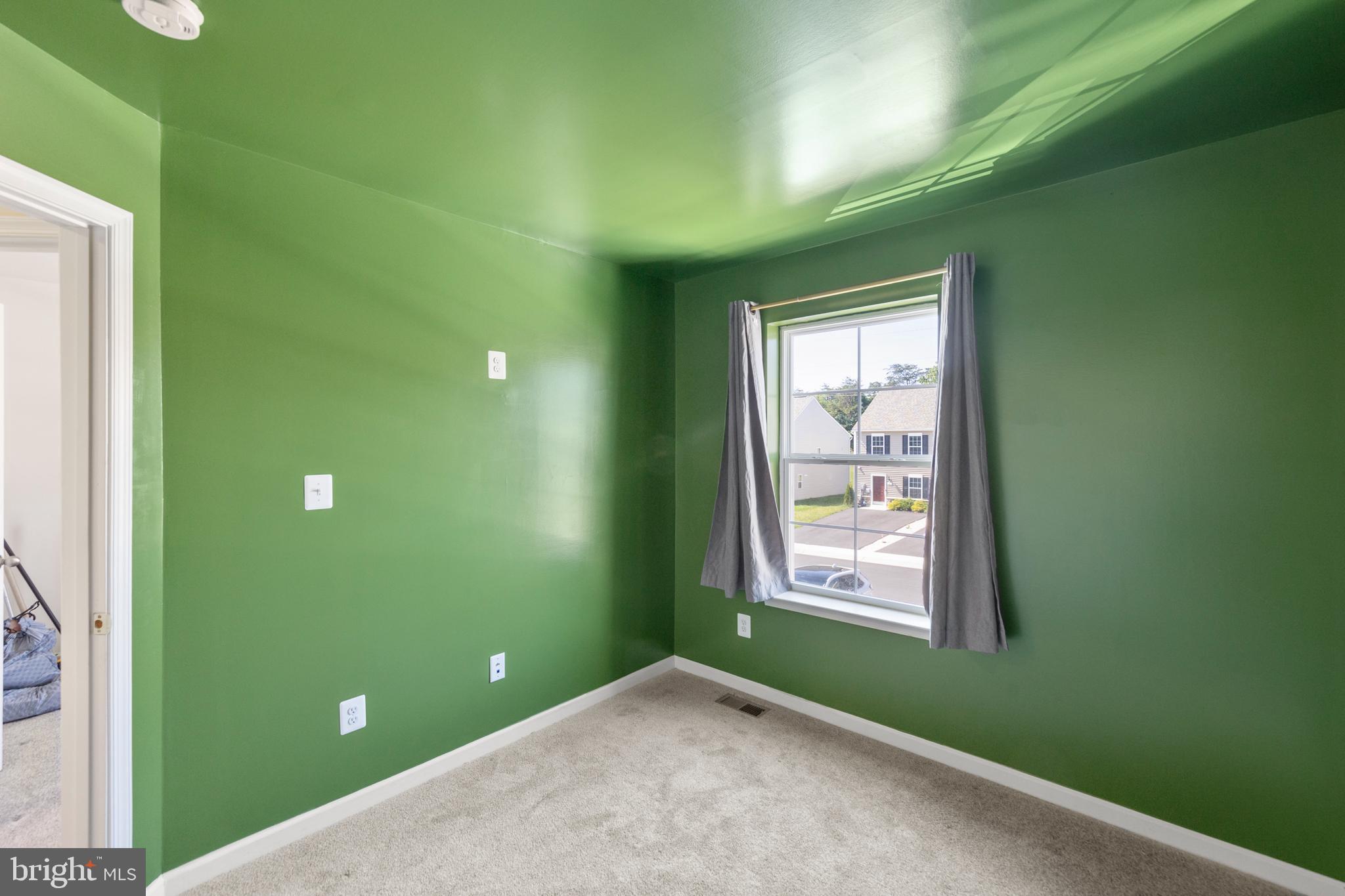 WHISPERING PINES - Residential