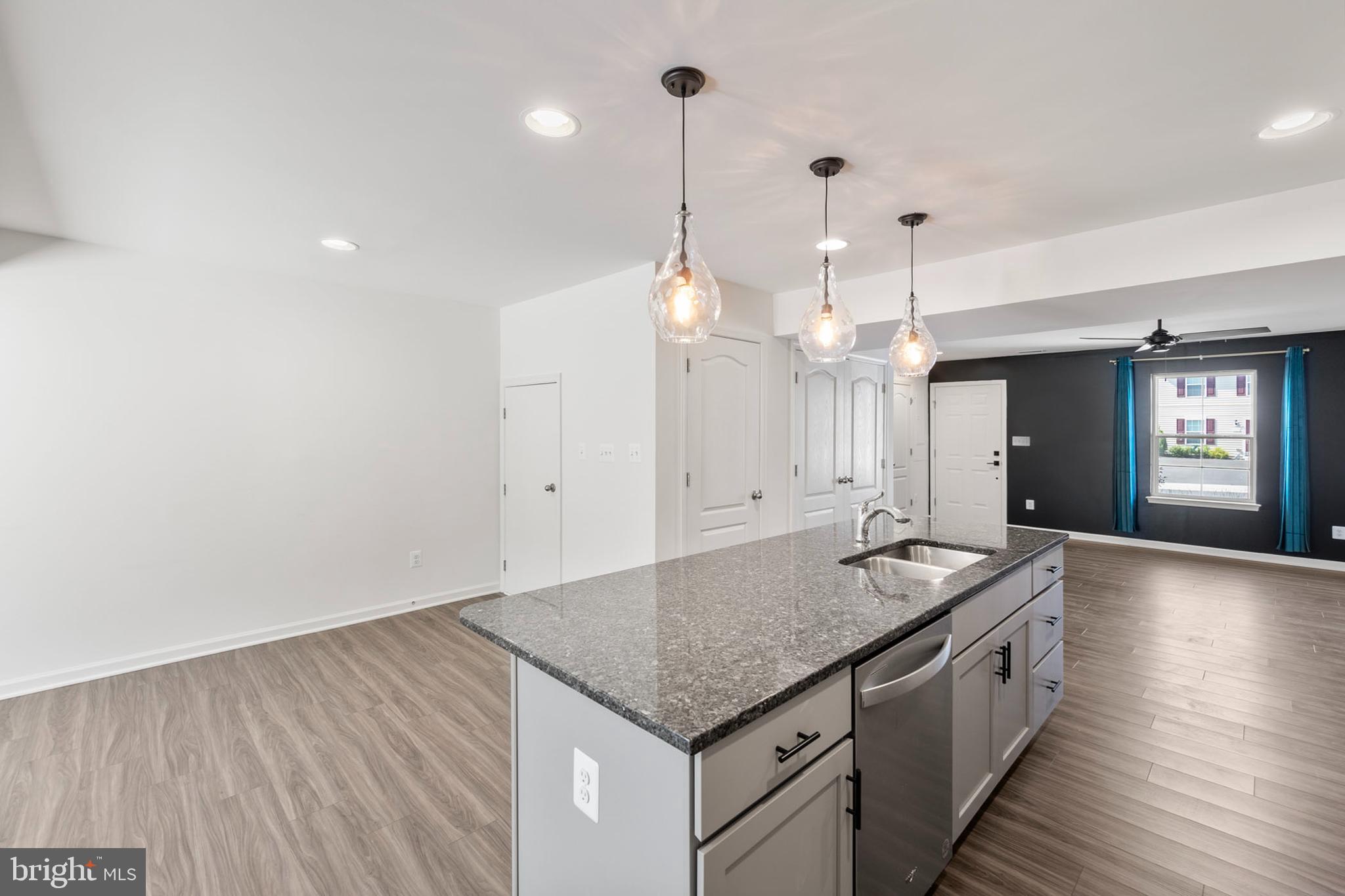 WHISPERING PINES - Residential