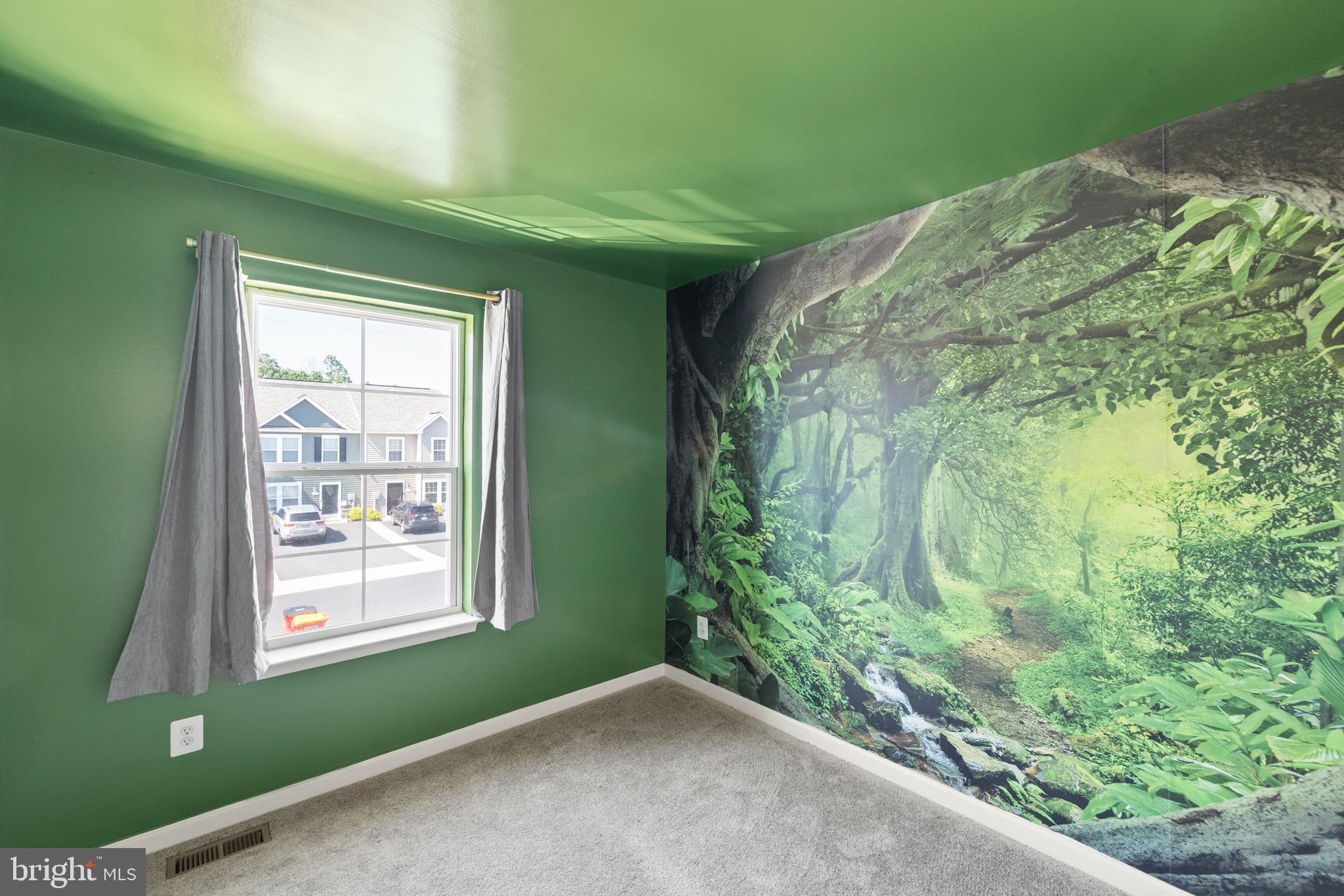 WHISPERING PINES - Residential