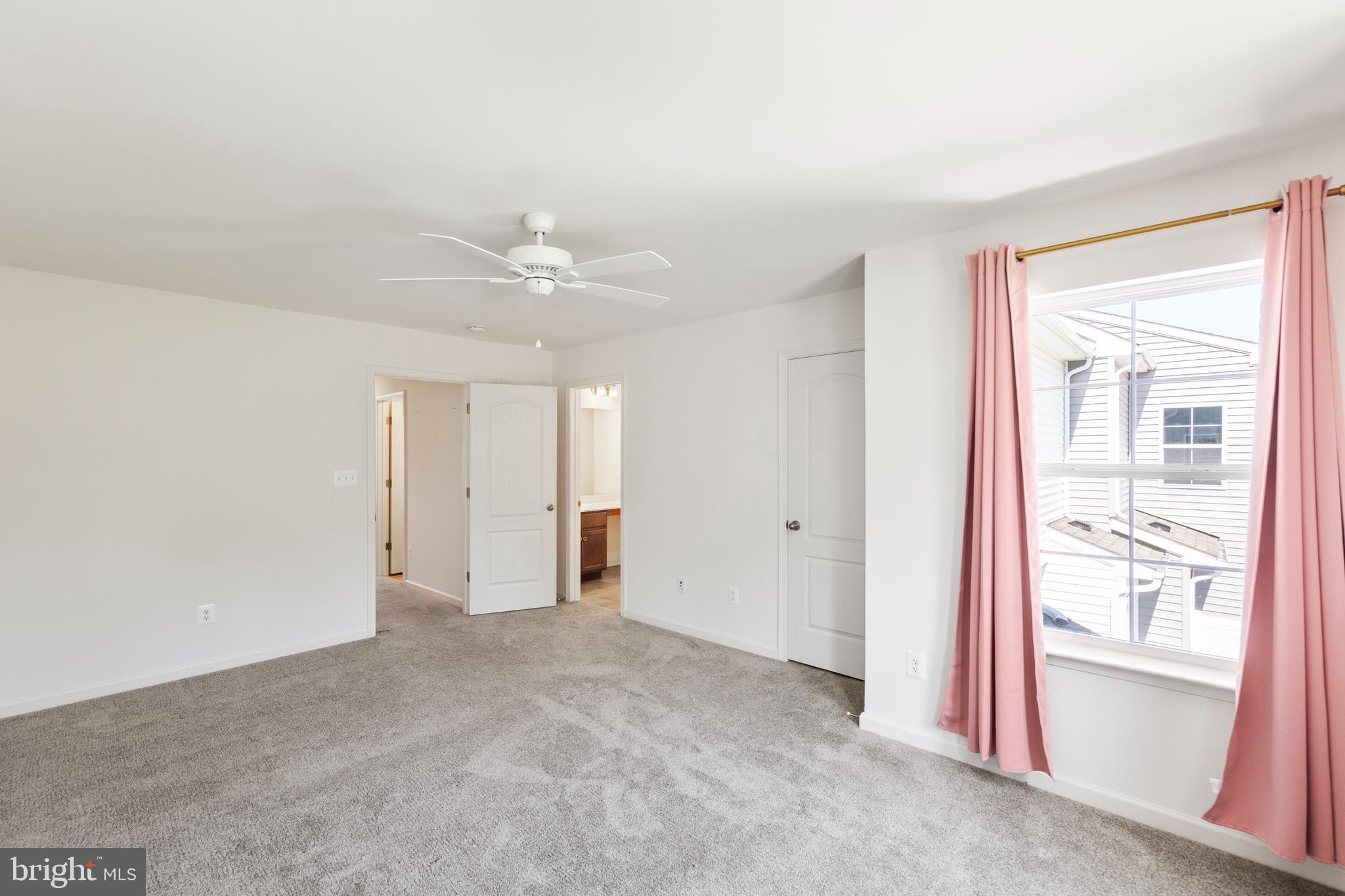 WHISPERING PINES - Residential