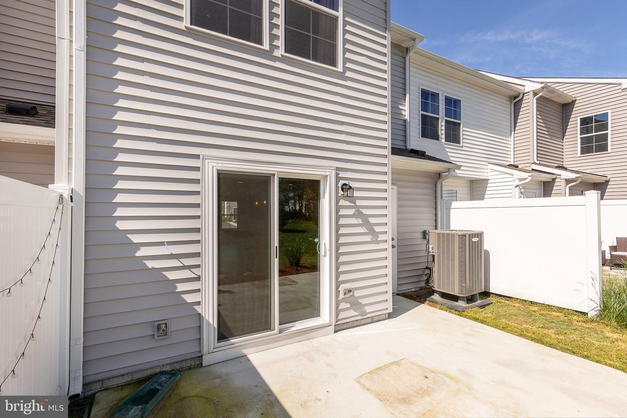 WHISPERING PINES - Residential