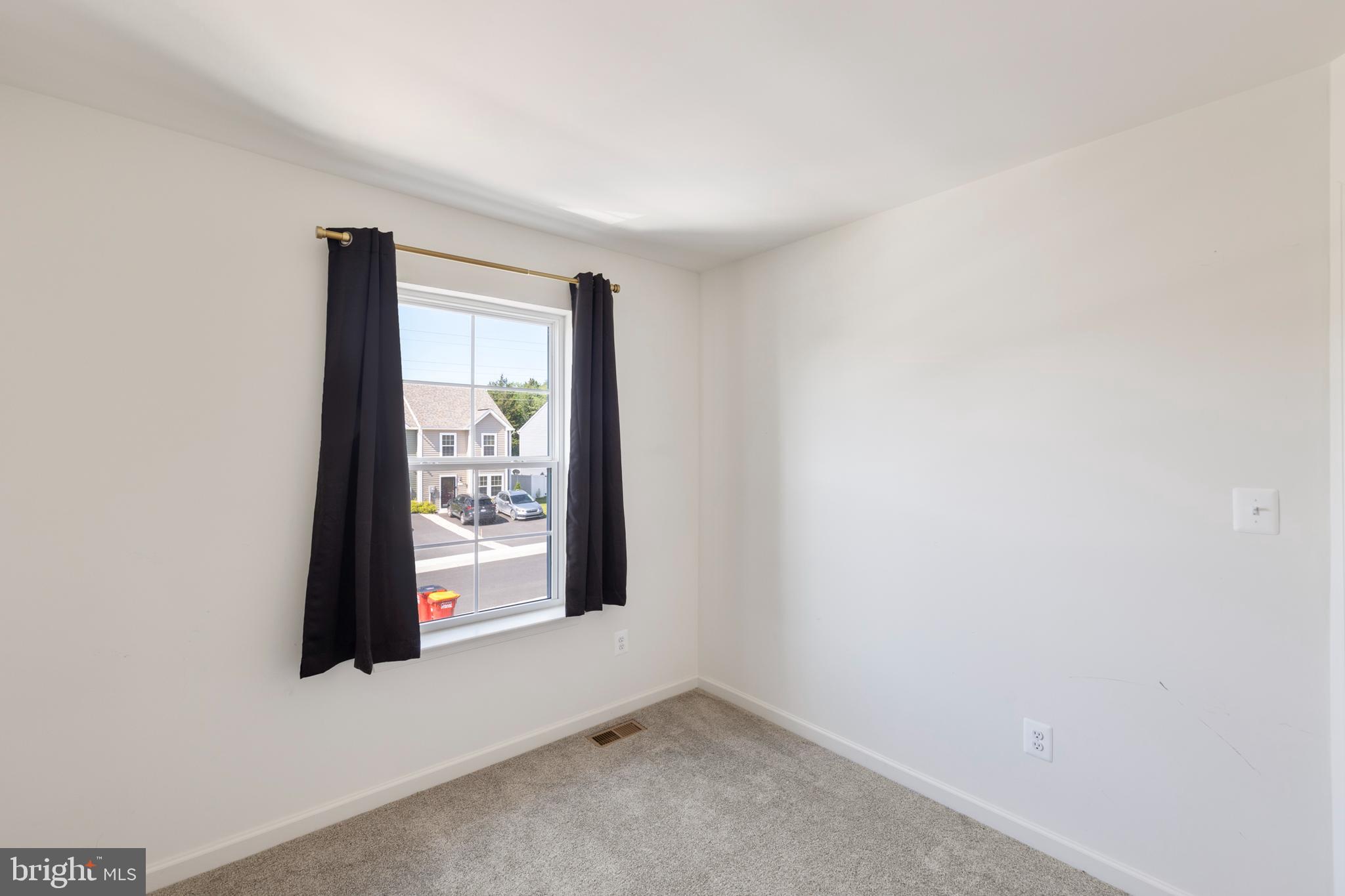 WHISPERING PINES - Residential