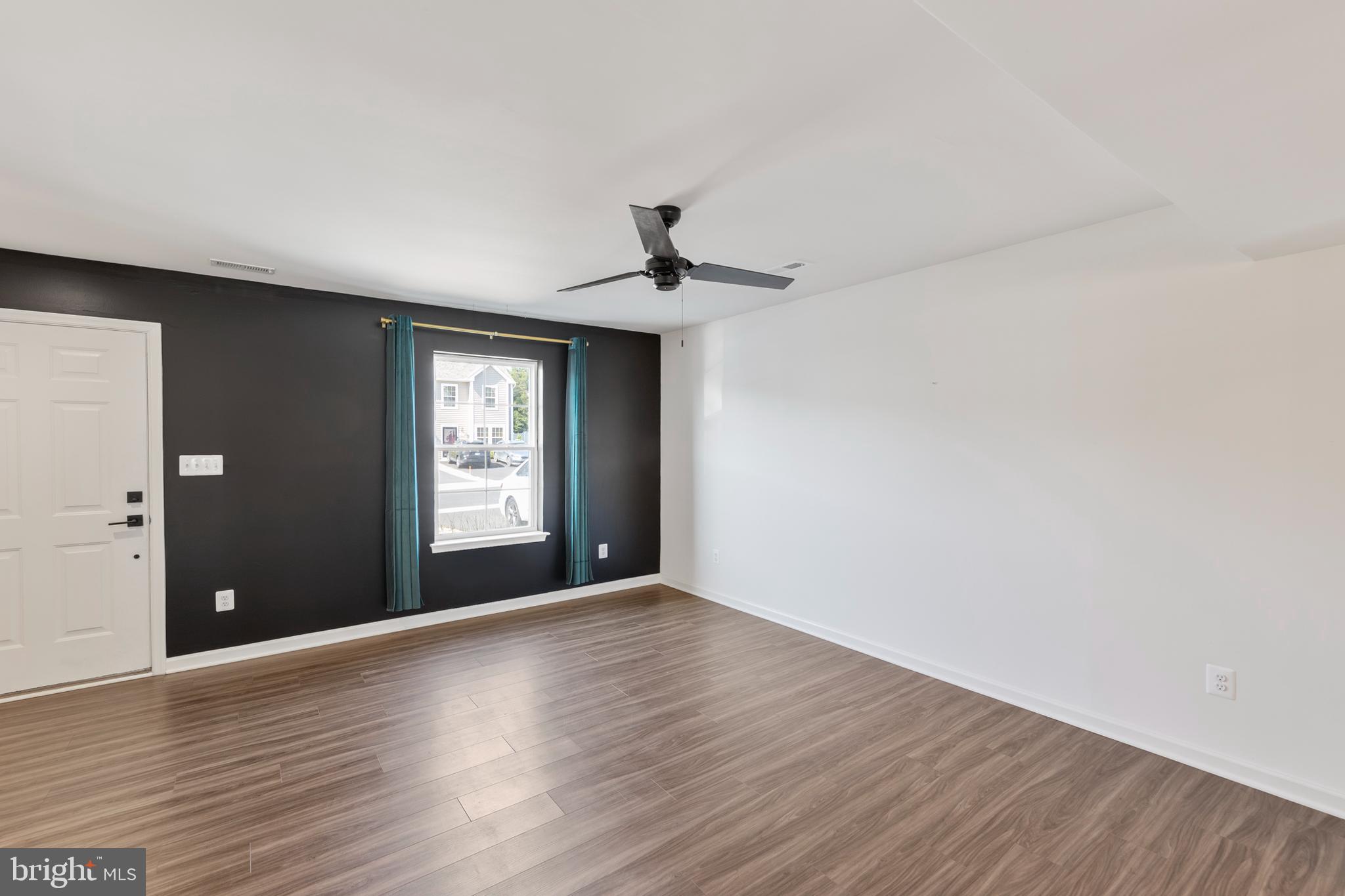 WHISPERING PINES - Residential