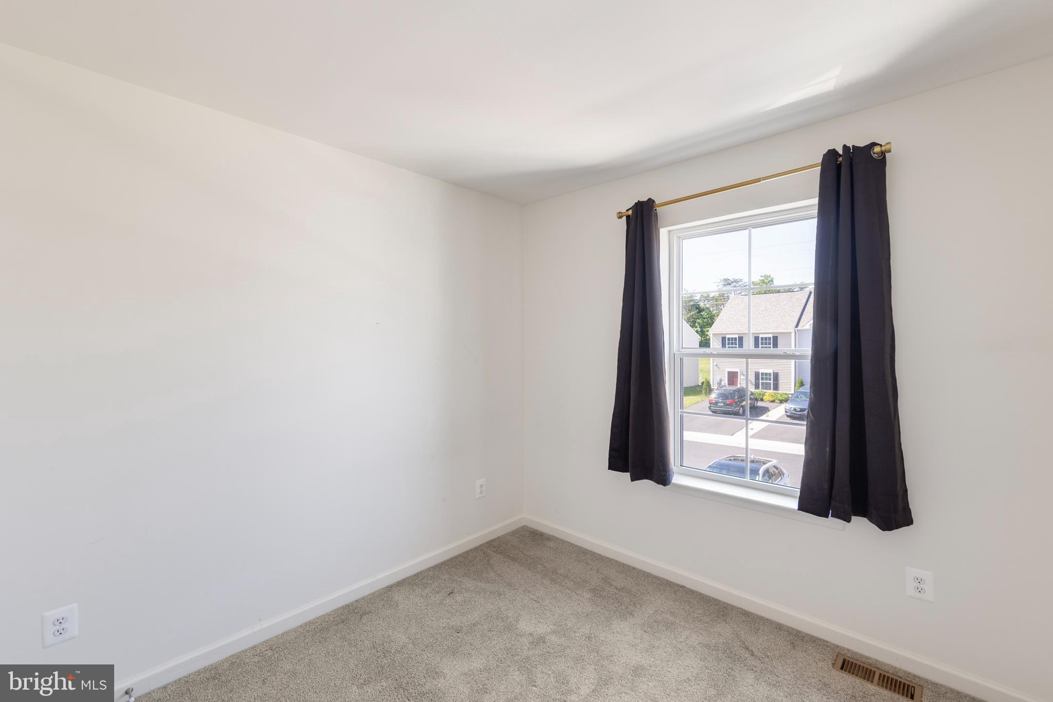 WHISPERING PINES - Residential