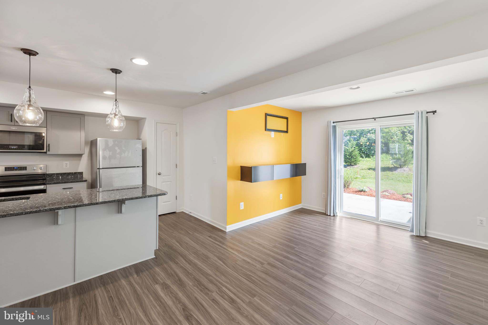 WHISPERING PINES - Residential