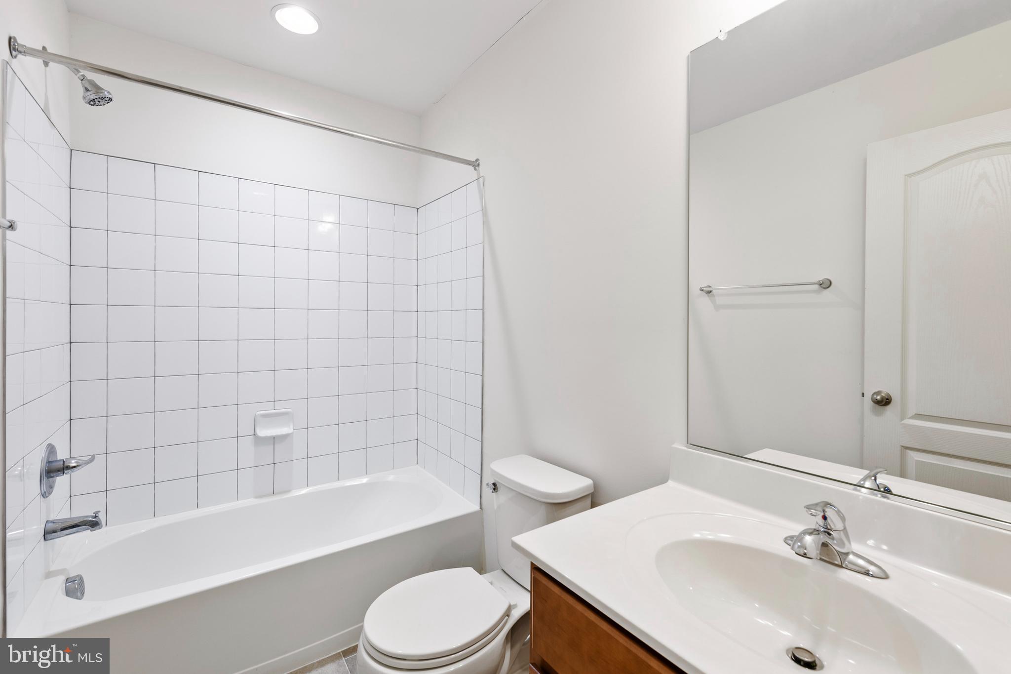 WHISPERING PINES - Residential