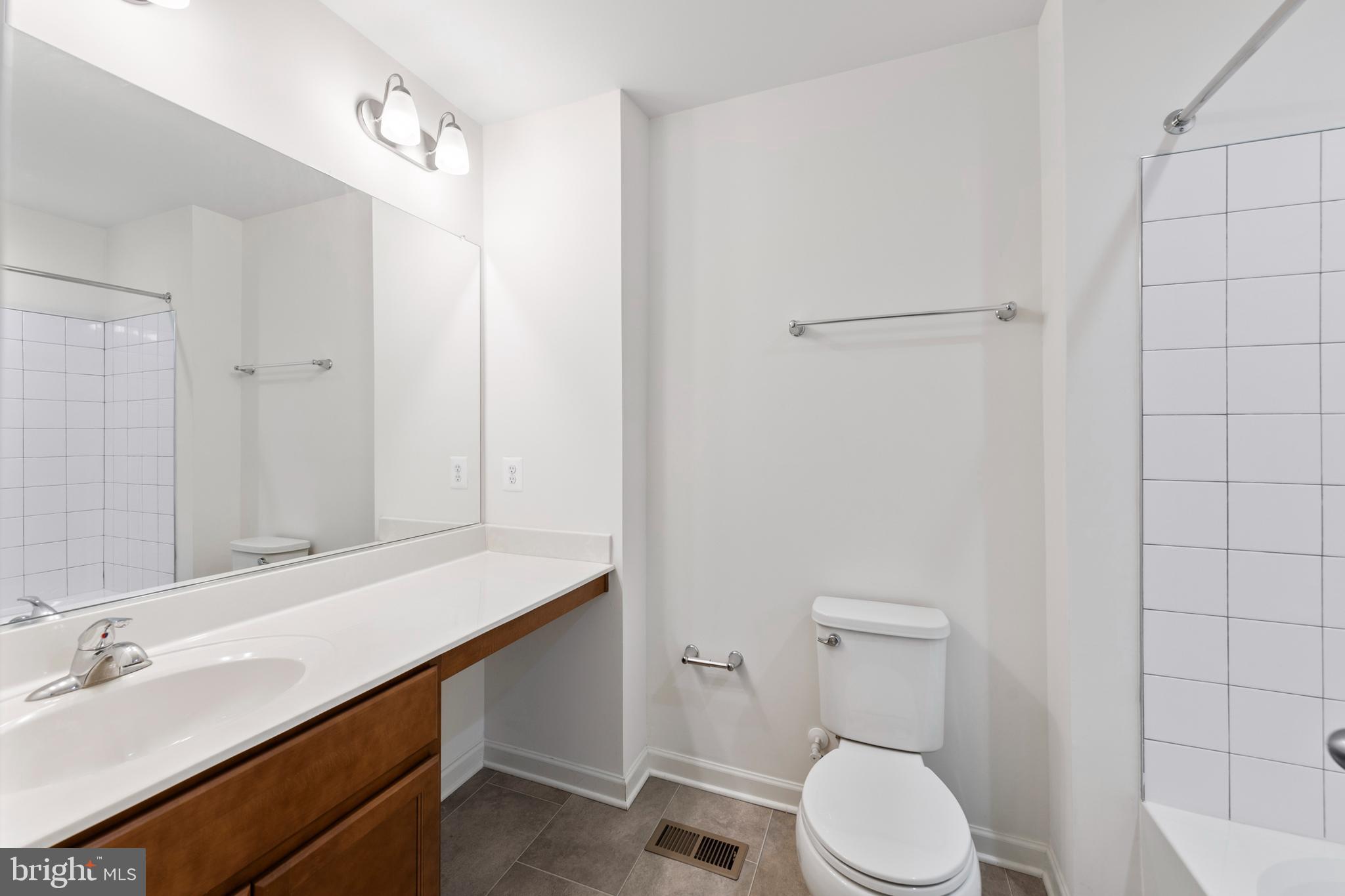 WHISPERING PINES - Residential