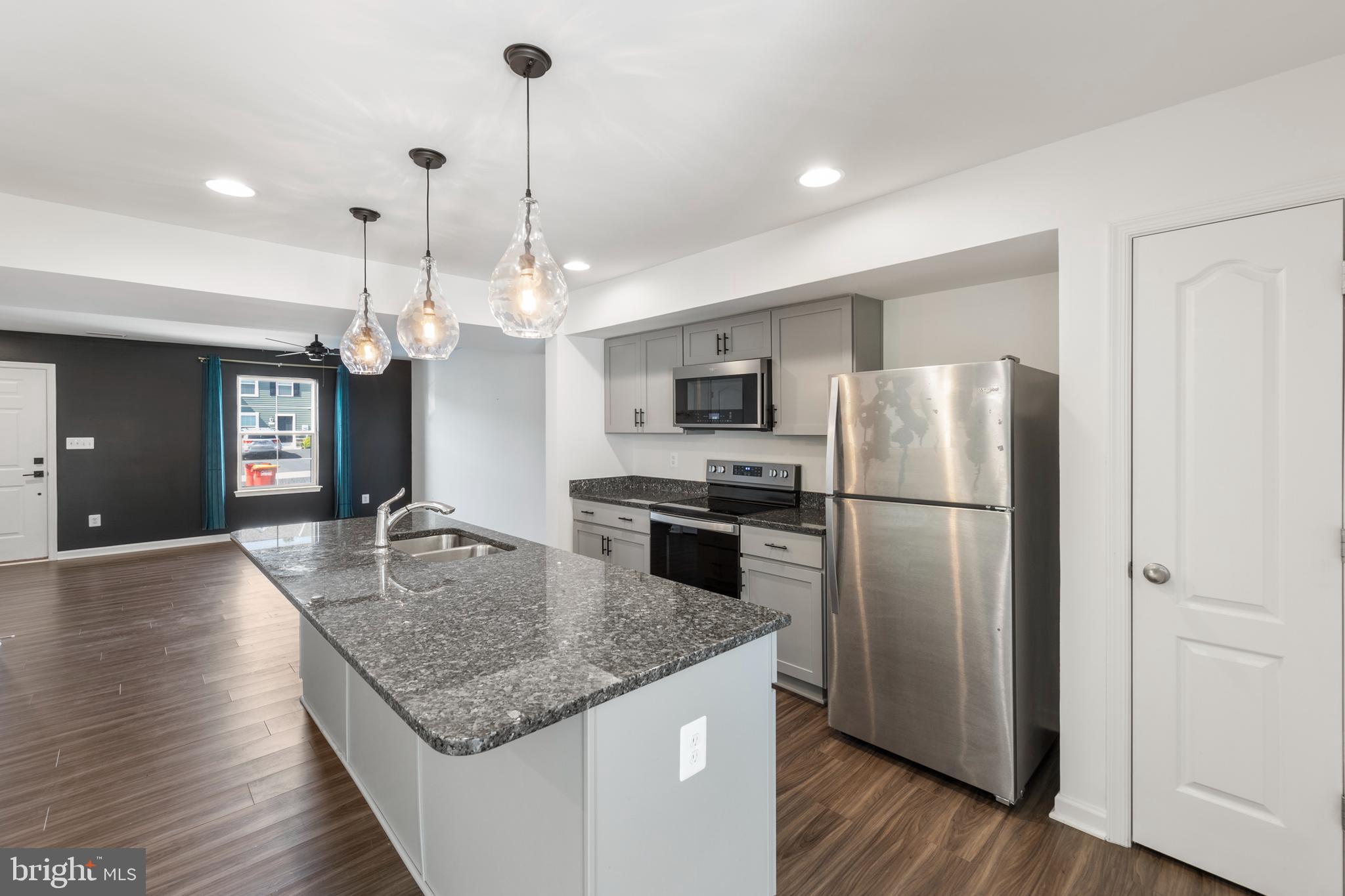 WHISPERING PINES - Residential