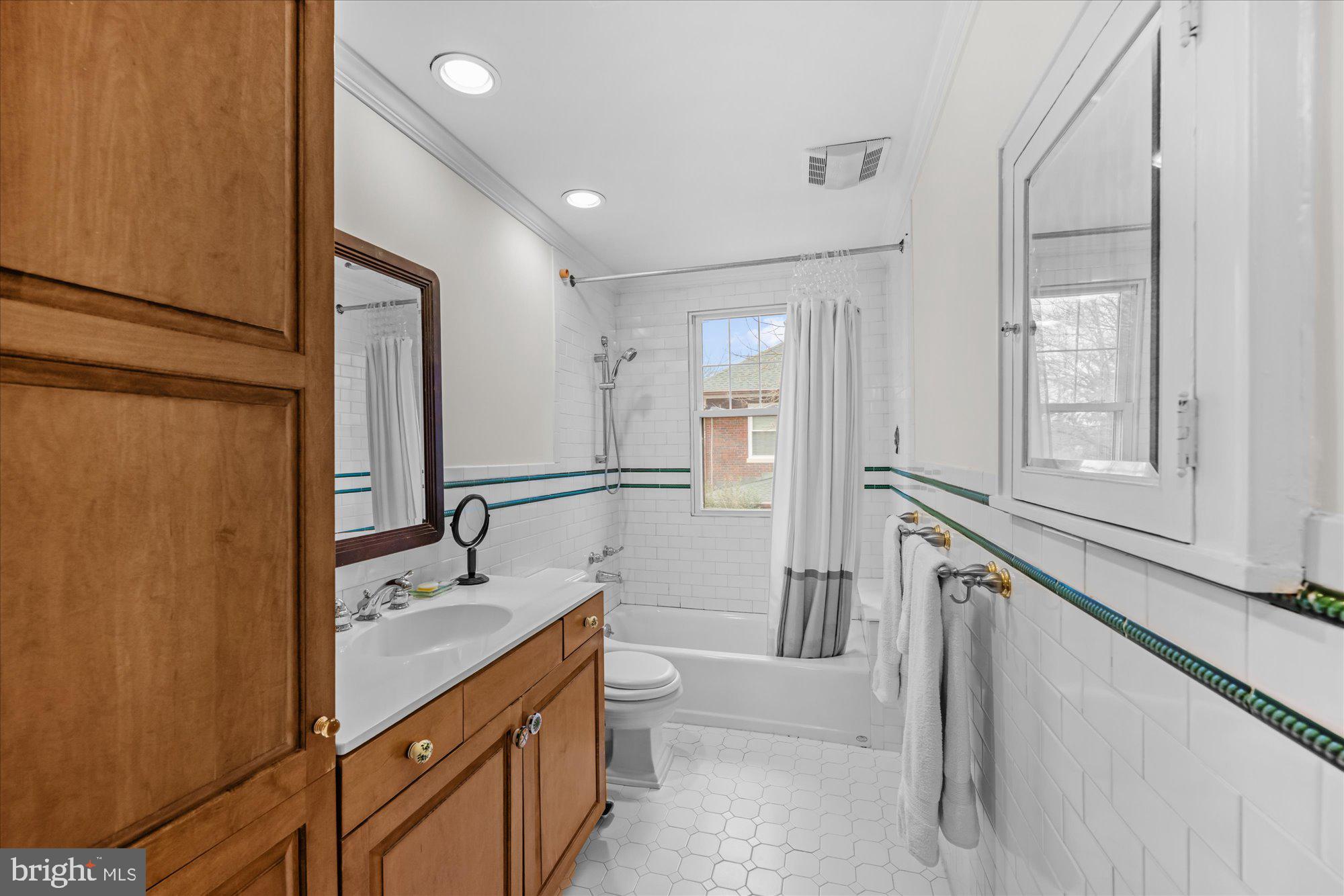 CHEVY CHASE - Residential