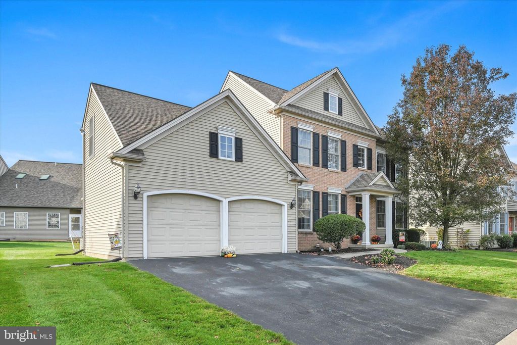 Photo of 127 Charlan Boulevard, Mount Joy, PA 17552 (MLS # PALA2042810)