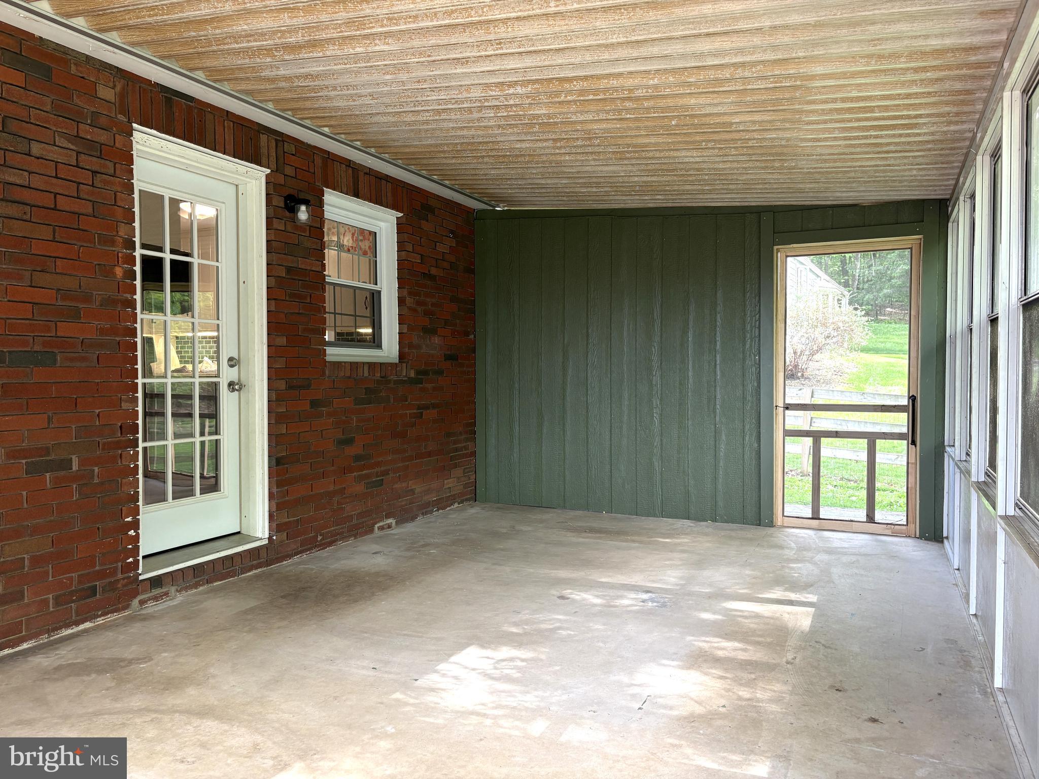 PINE GROVE MILLS - Residential