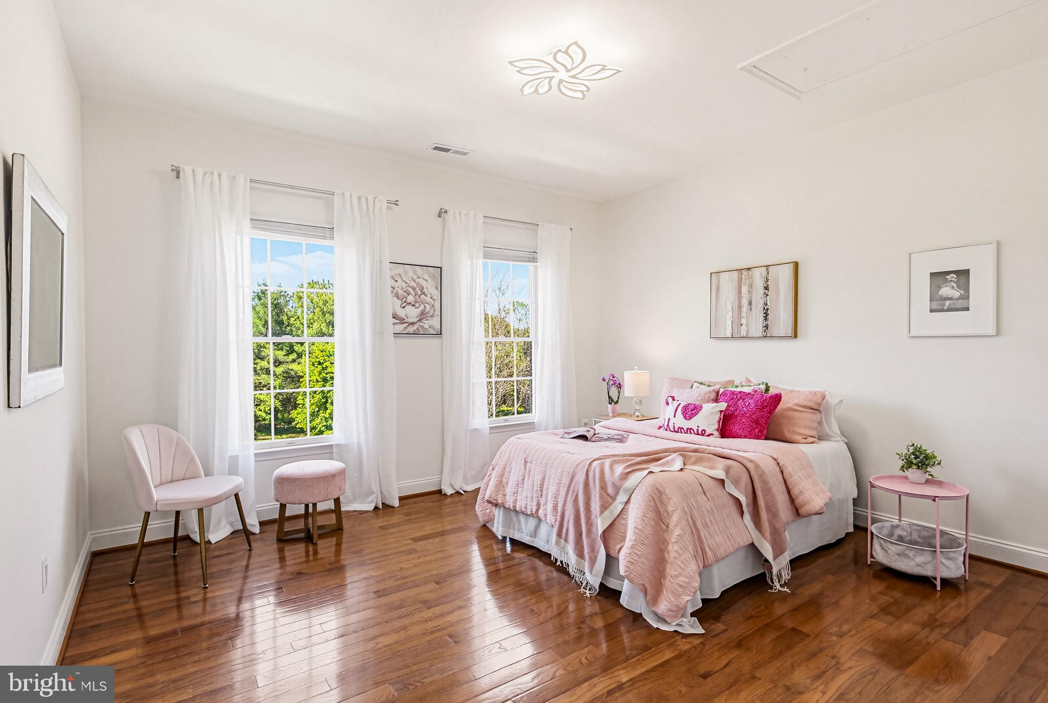 TRIADELPHIA WOODS - Residential