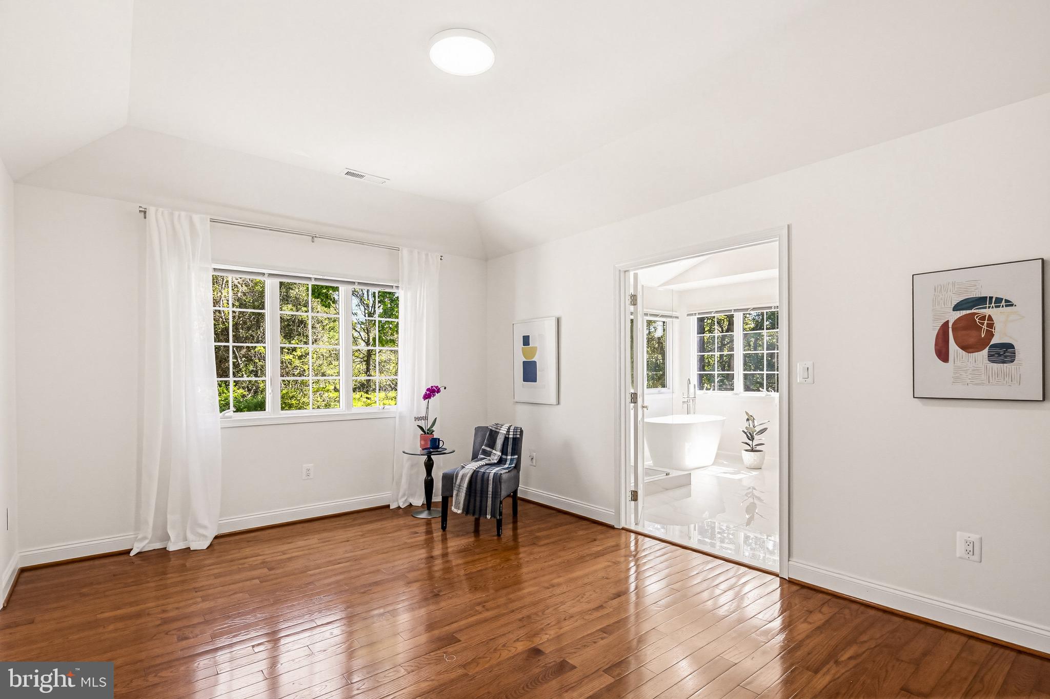 TRIADELPHIA WOODS - Residential