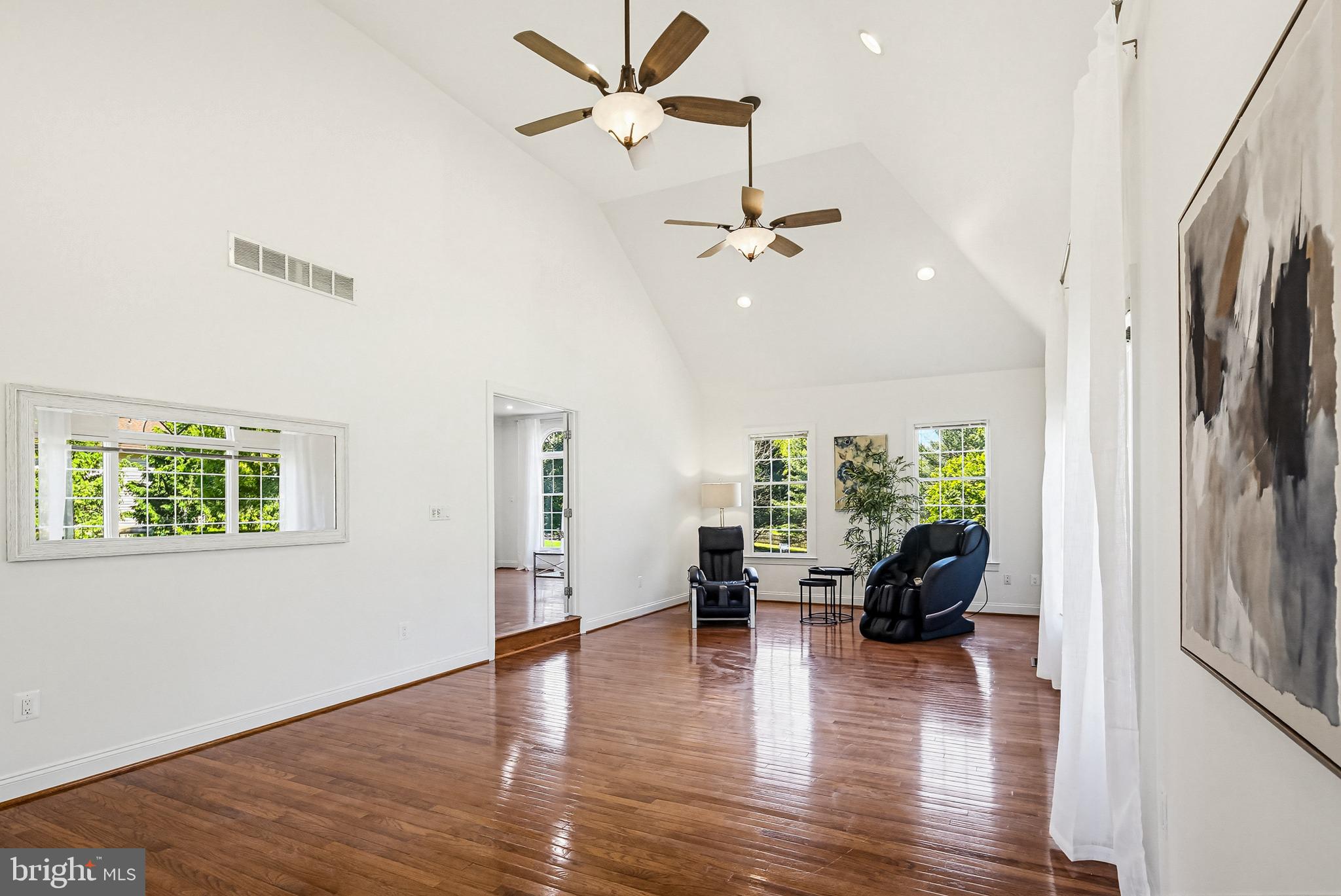 TRIADELPHIA WOODS - Residential