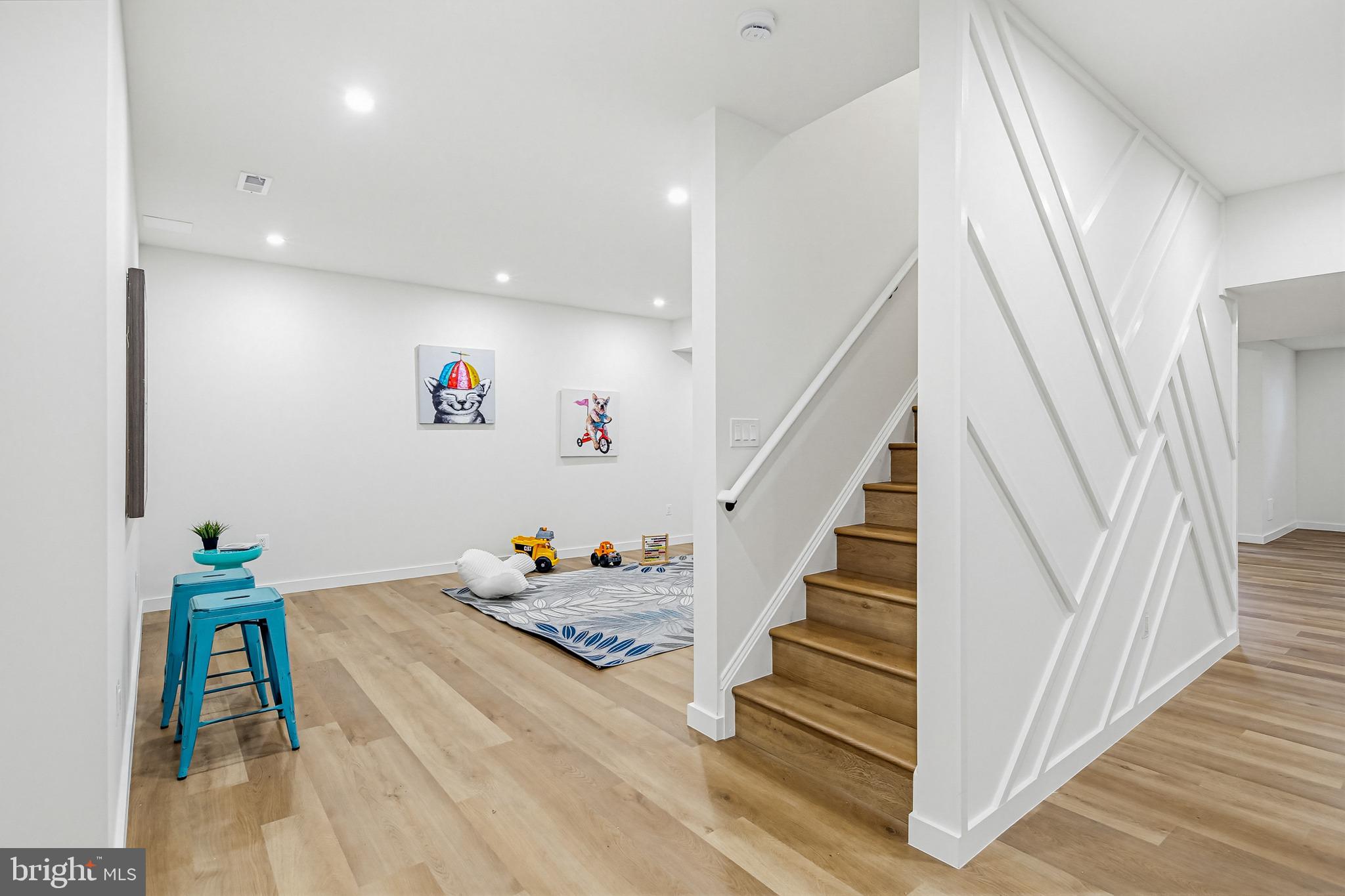 TRIADELPHIA WOODS - Residential