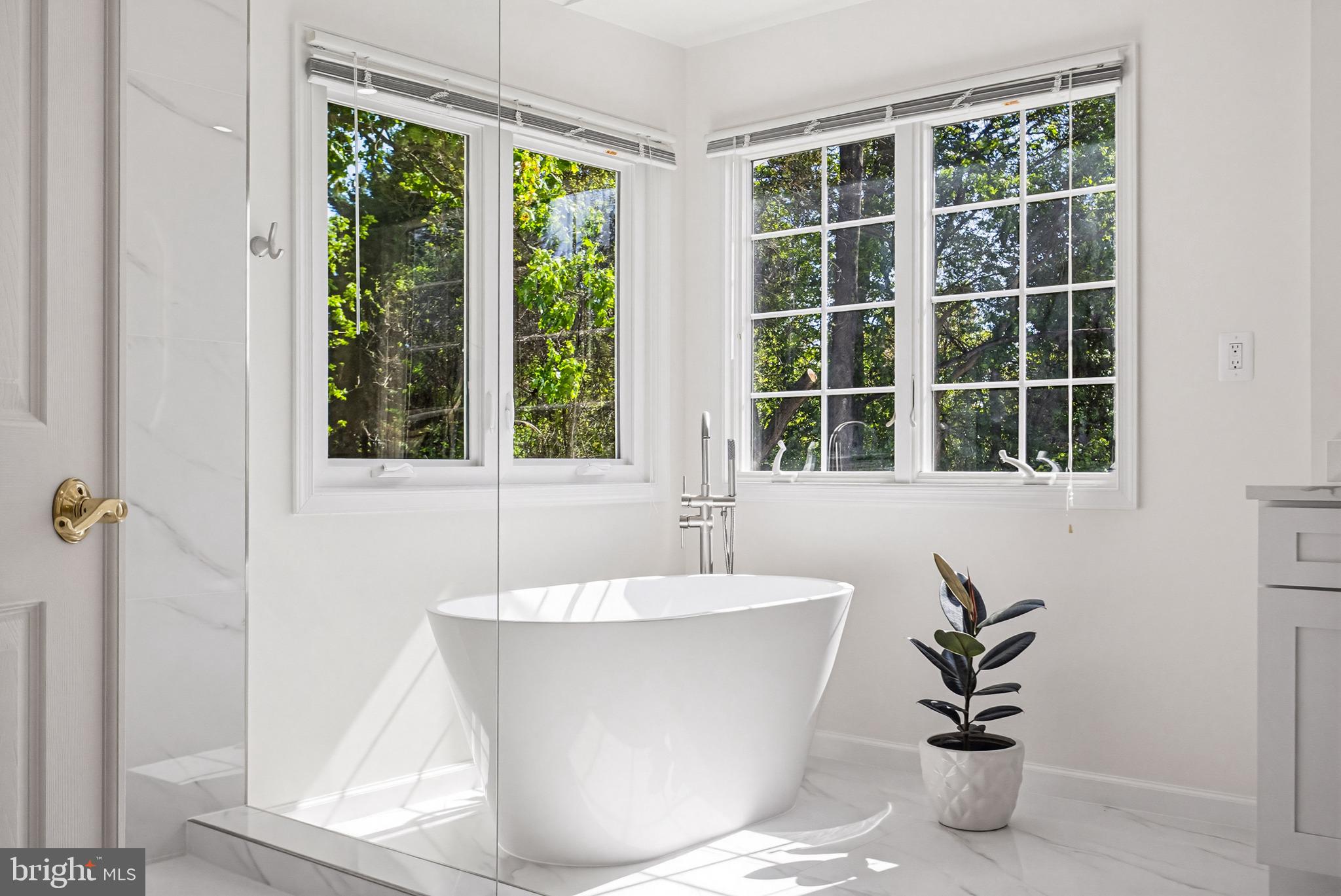 TRIADELPHIA WOODS - Residential