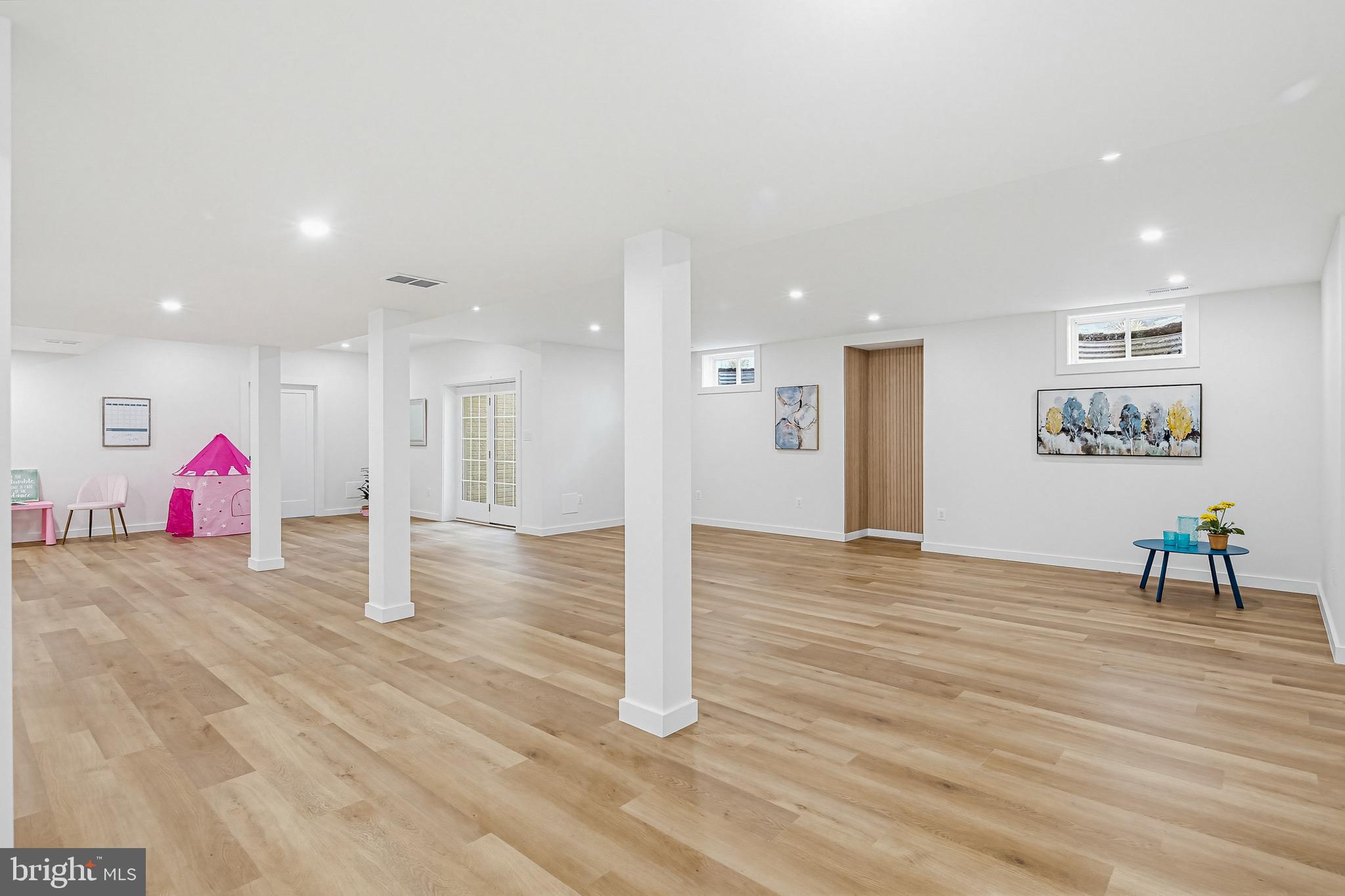 TRIADELPHIA WOODS - Residential
