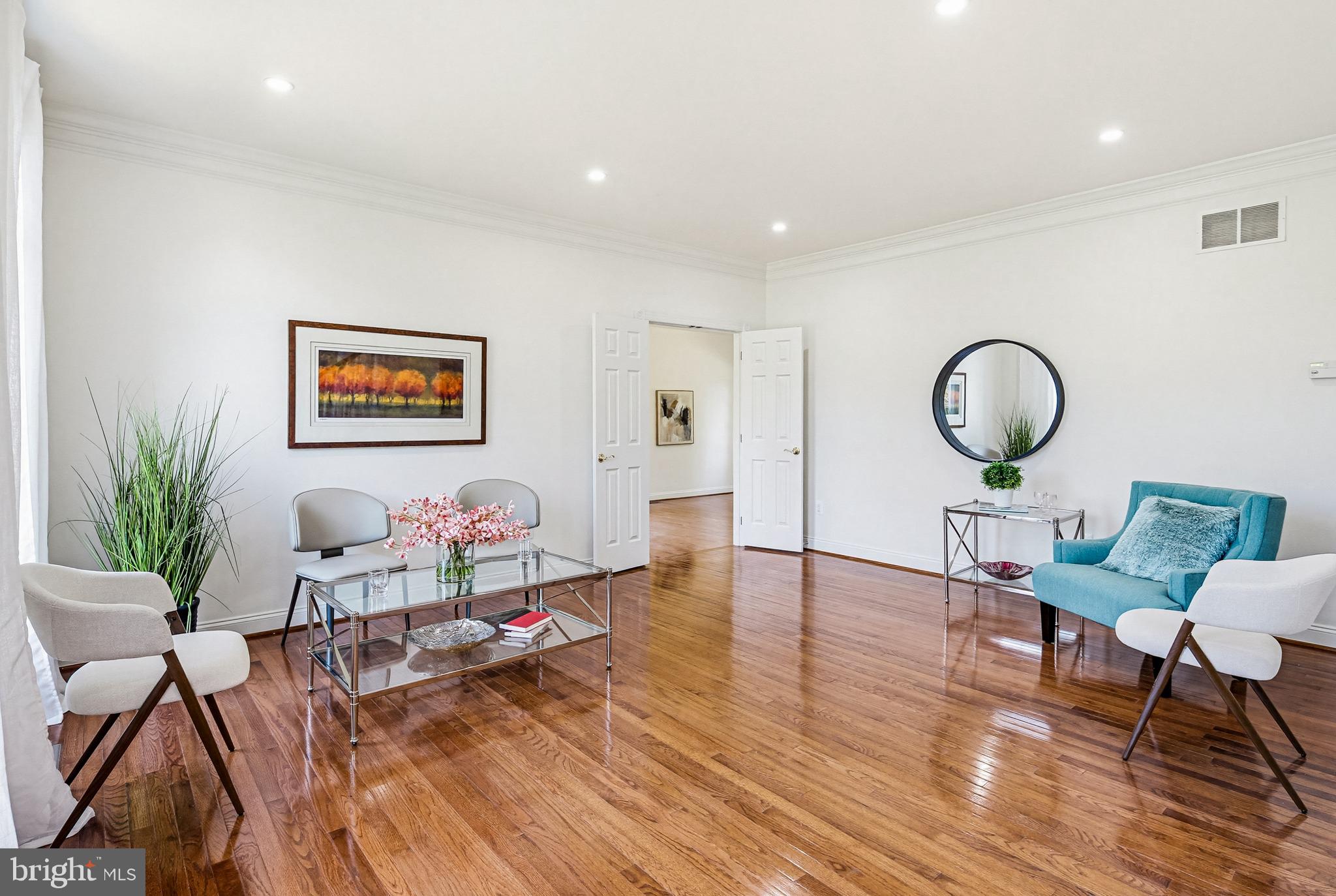 TRIADELPHIA WOODS - Residential