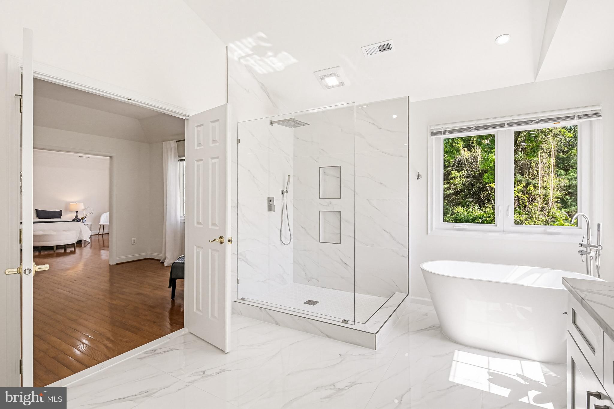 TRIADELPHIA WOODS - Residential