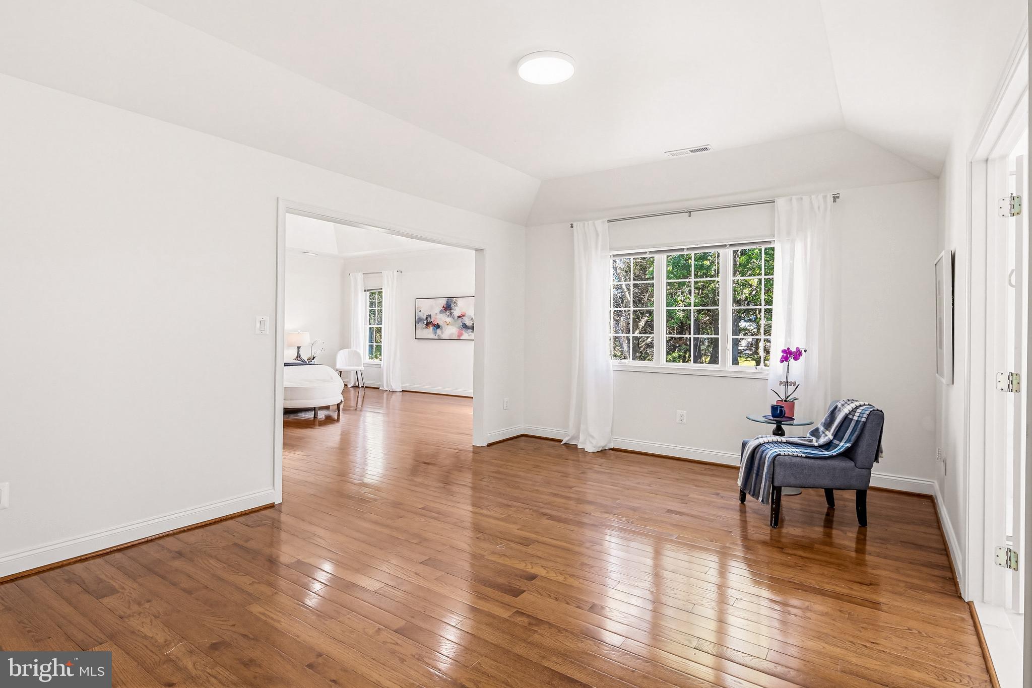 TRIADELPHIA WOODS - Residential