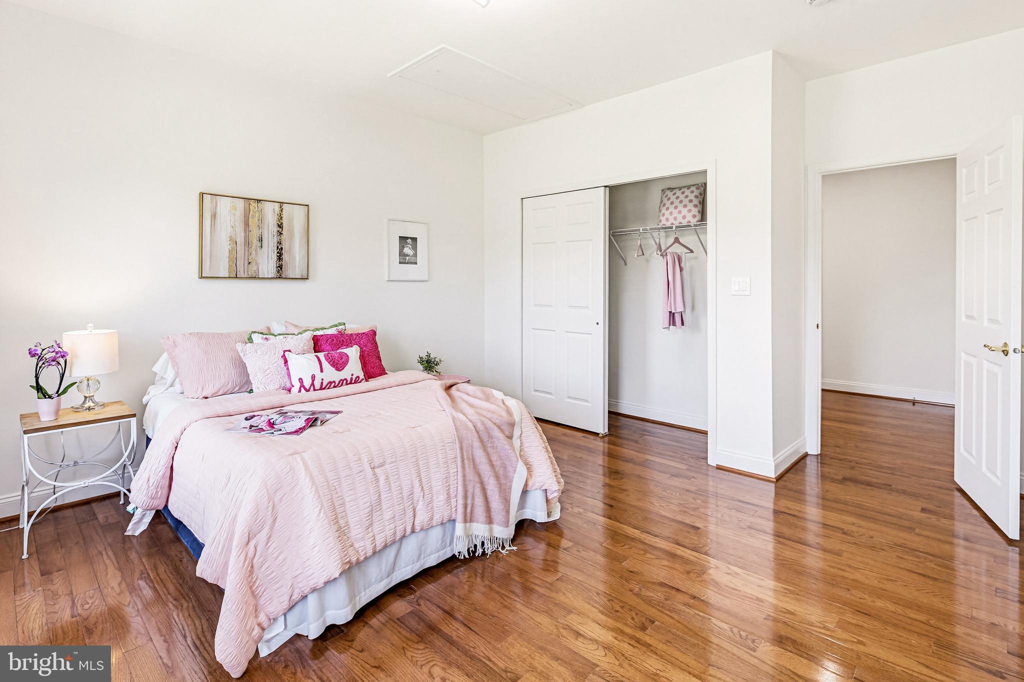TRIADELPHIA WOODS - Residential