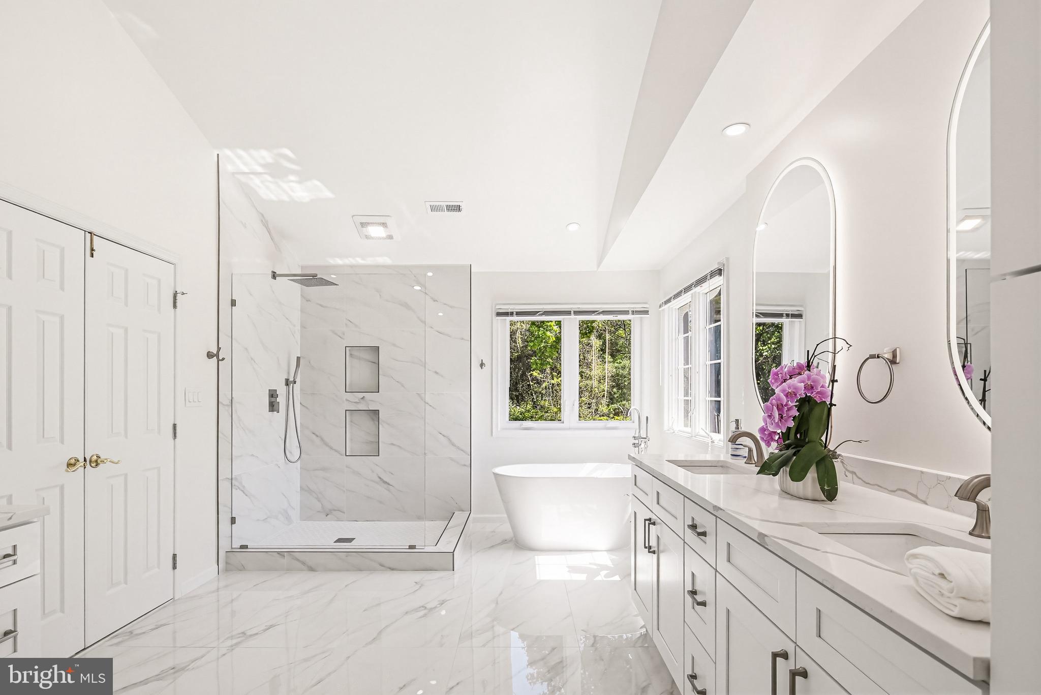 TRIADELPHIA WOODS - Residential