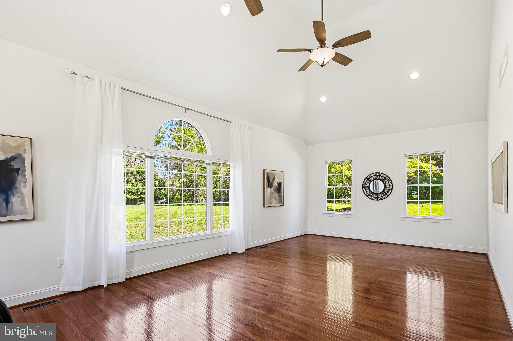 TRIADELPHIA WOODS - Residential