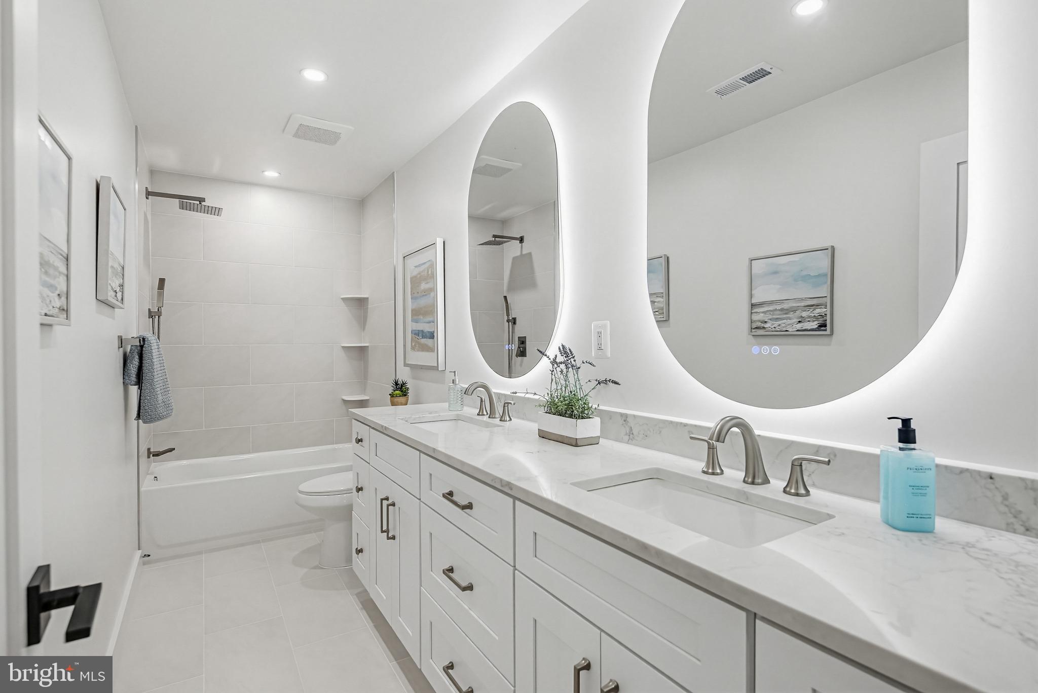 TRIADELPHIA WOODS - Residential