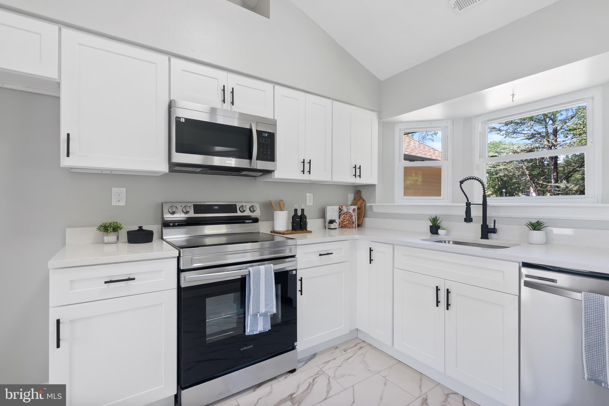 174 GREENBROOK DRIVE