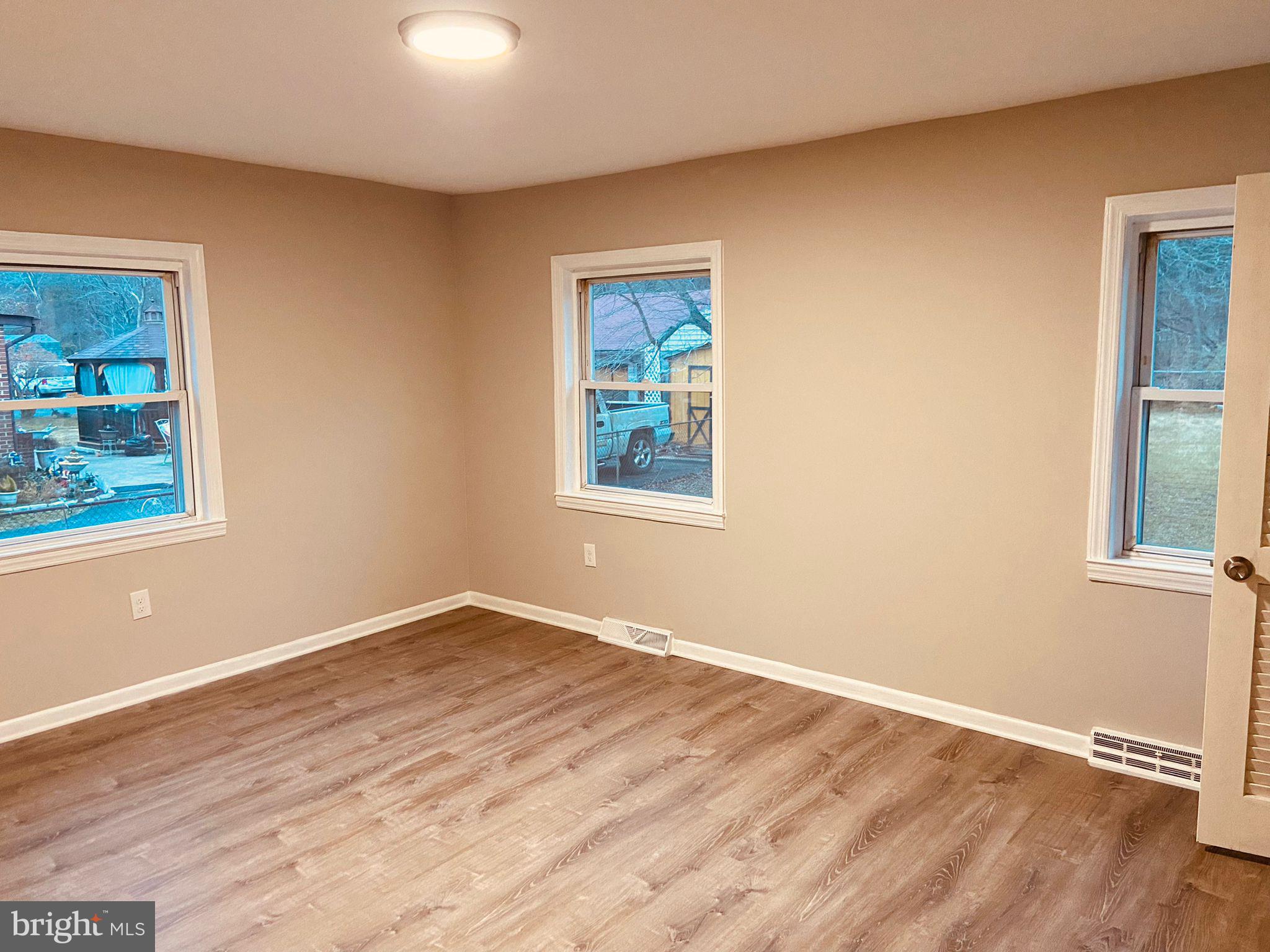 EARLY MANOR - Residential