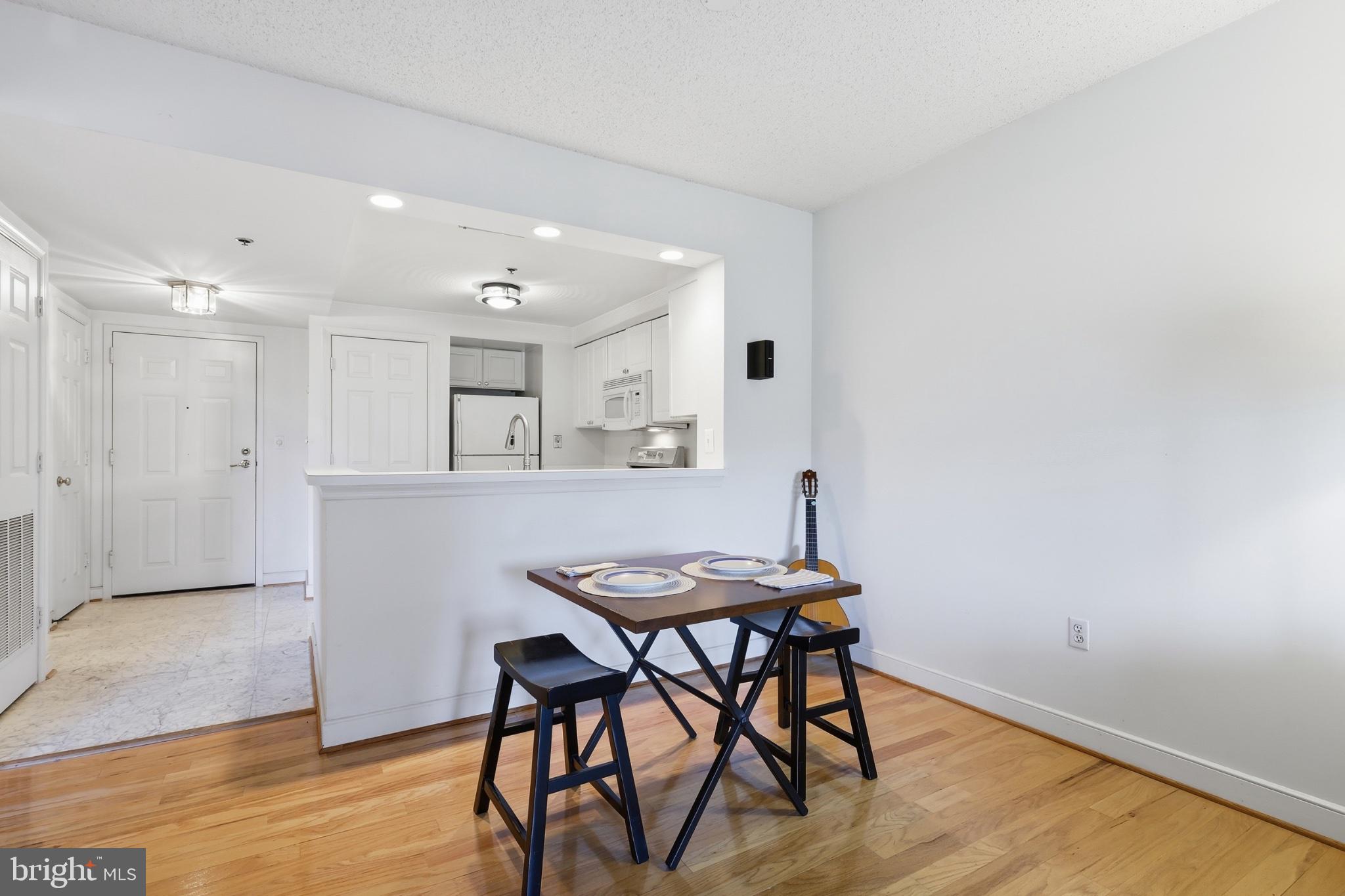 1050 N TAYLOR STREET 1-606