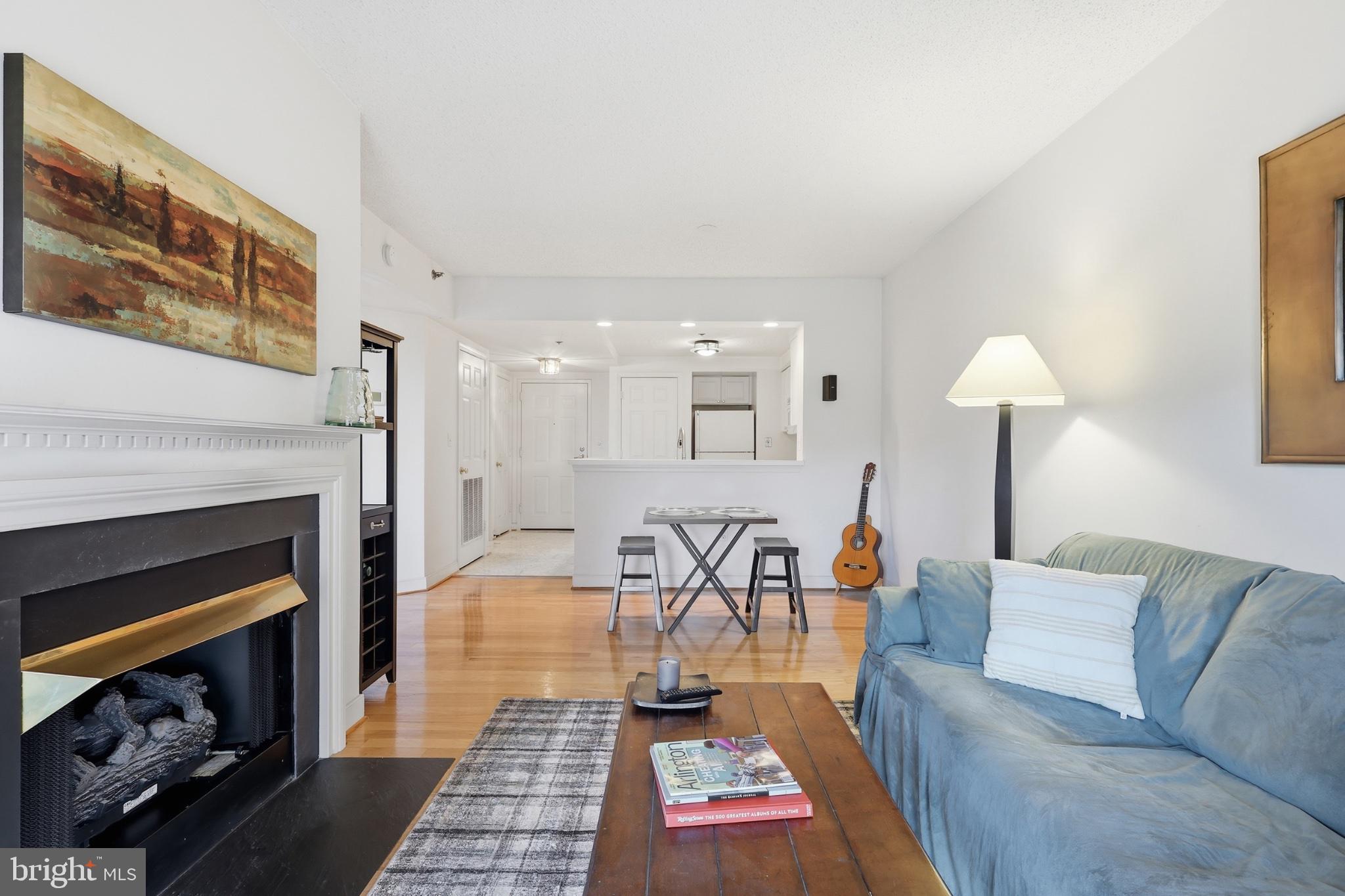 1050 N TAYLOR STREET 1-606