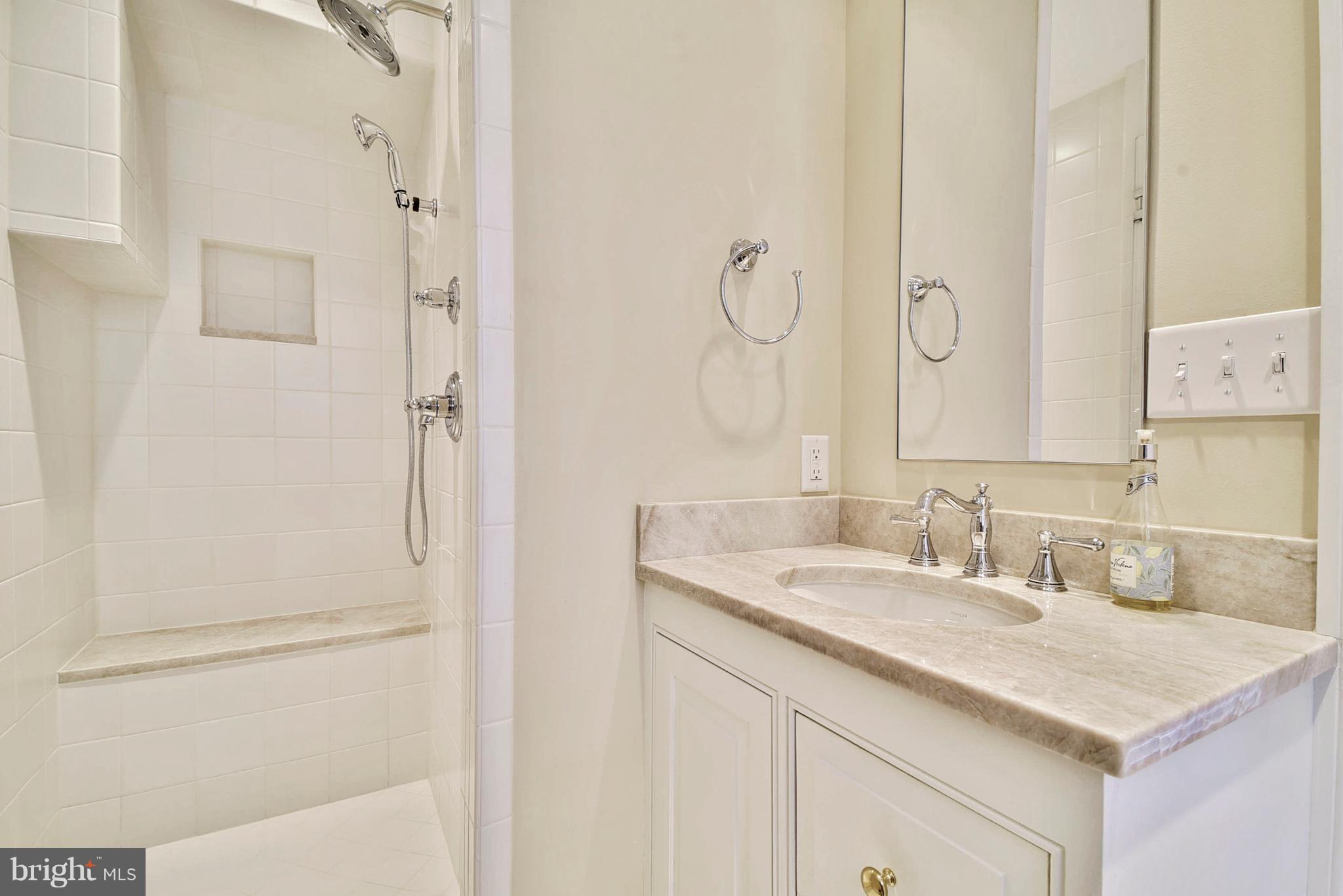 OLD TOWN ALEXANDRIA - Residential Lease