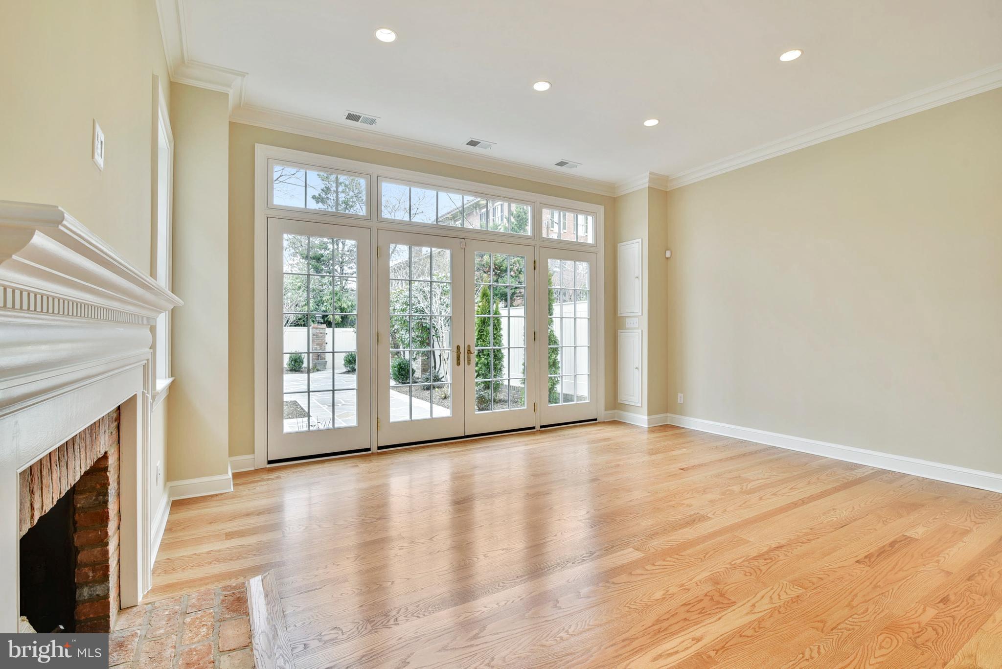 OLD TOWN ALEXANDRIA - Residential Lease