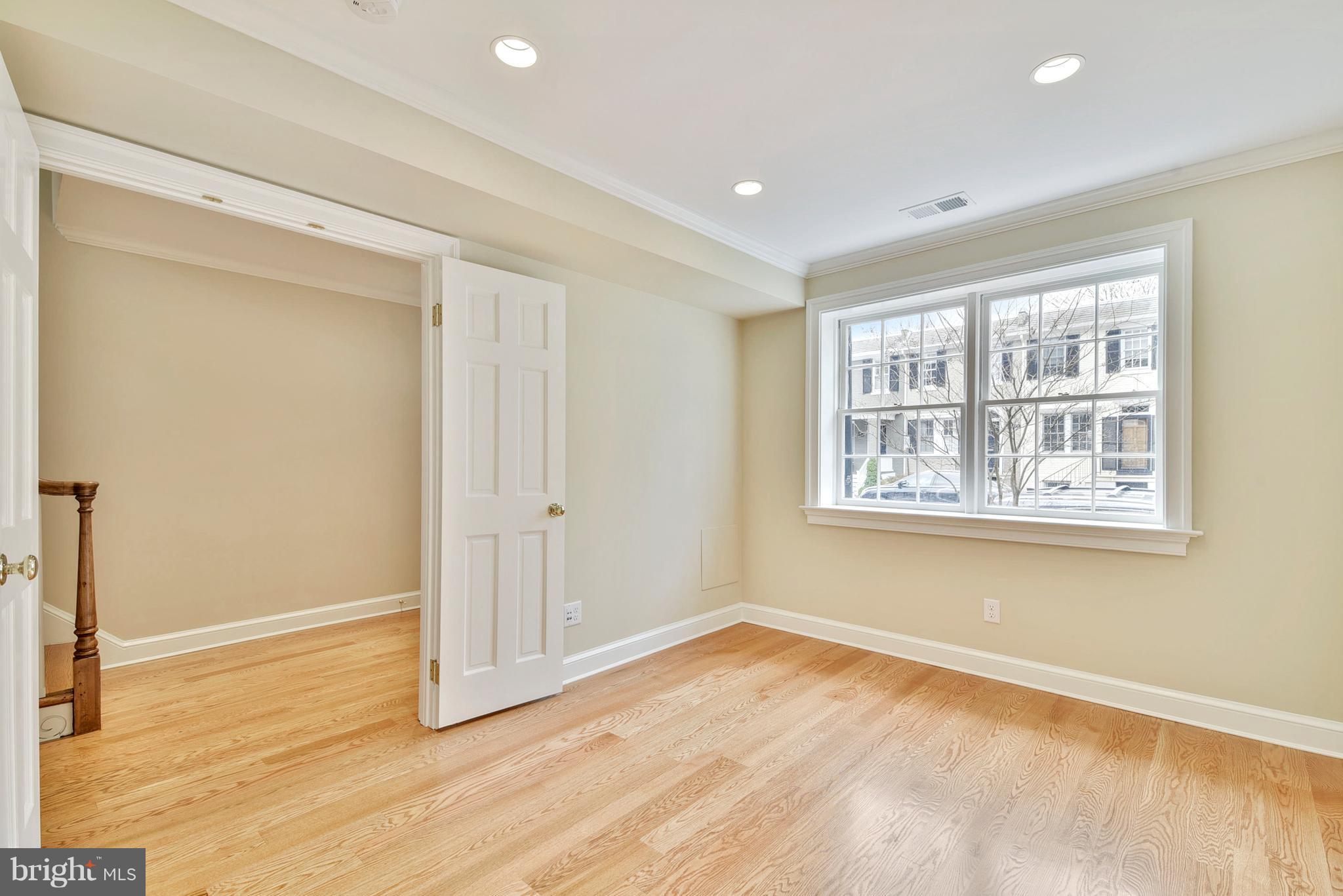 OLD TOWN ALEXANDRIA - Residential Lease