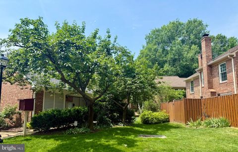 Tiny photo for 2536 S Walter Reed Drive #E, ARLINGTON, VA 22206 (MLS # VAAR2072414)
