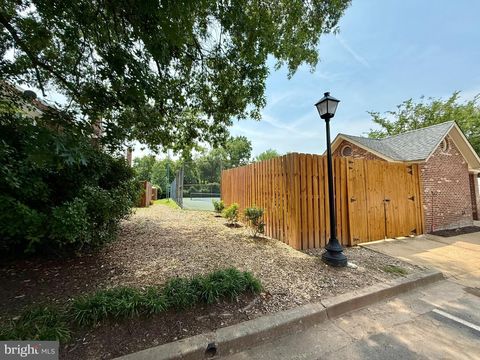 Tiny photo for 2536 S Walter Reed Drive #E, ARLINGTON, VA 22206 (MLS # VAAR2072414)