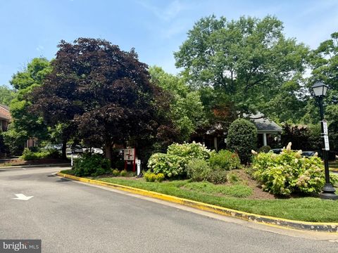 Tiny photo for 2536 S Walter Reed Drive #E, ARLINGTON, VA 22206 (MLS # VAAR2072414)