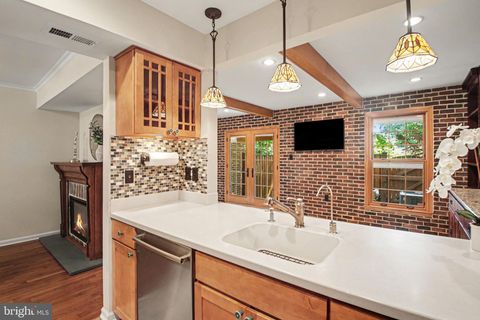 Tiny photo for 2536 S Walter Reed Drive #E, ARLINGTON, VA 22206 (MLS # VAAR2072414)