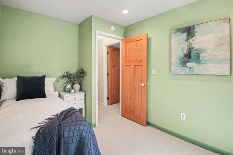Tiny photo for 2536 S Walter Reed Drive #E, ARLINGTON, VA 22206 (MLS # VAAR2072414)